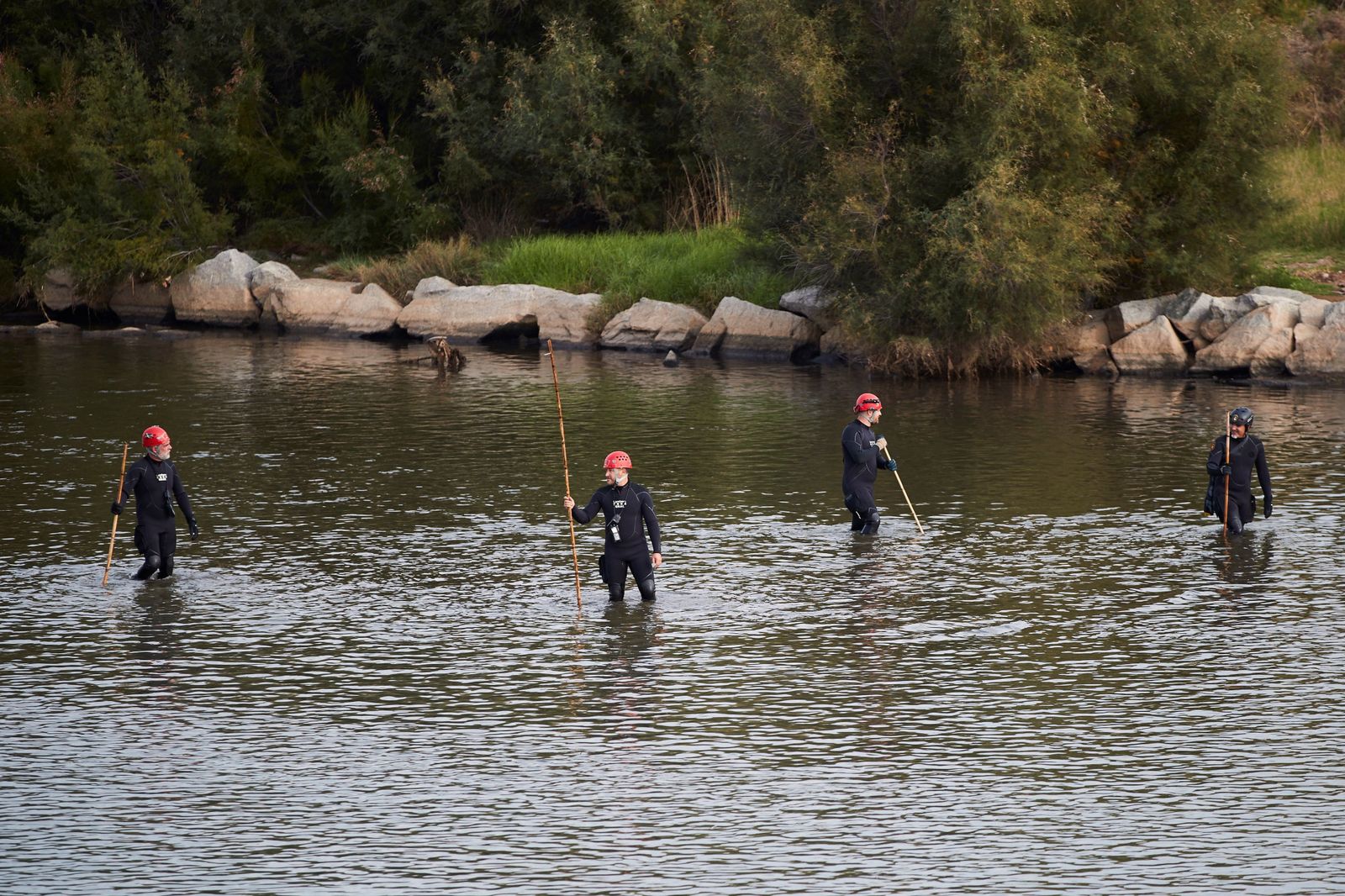 Búsqueda de un bebé en el río Besòs