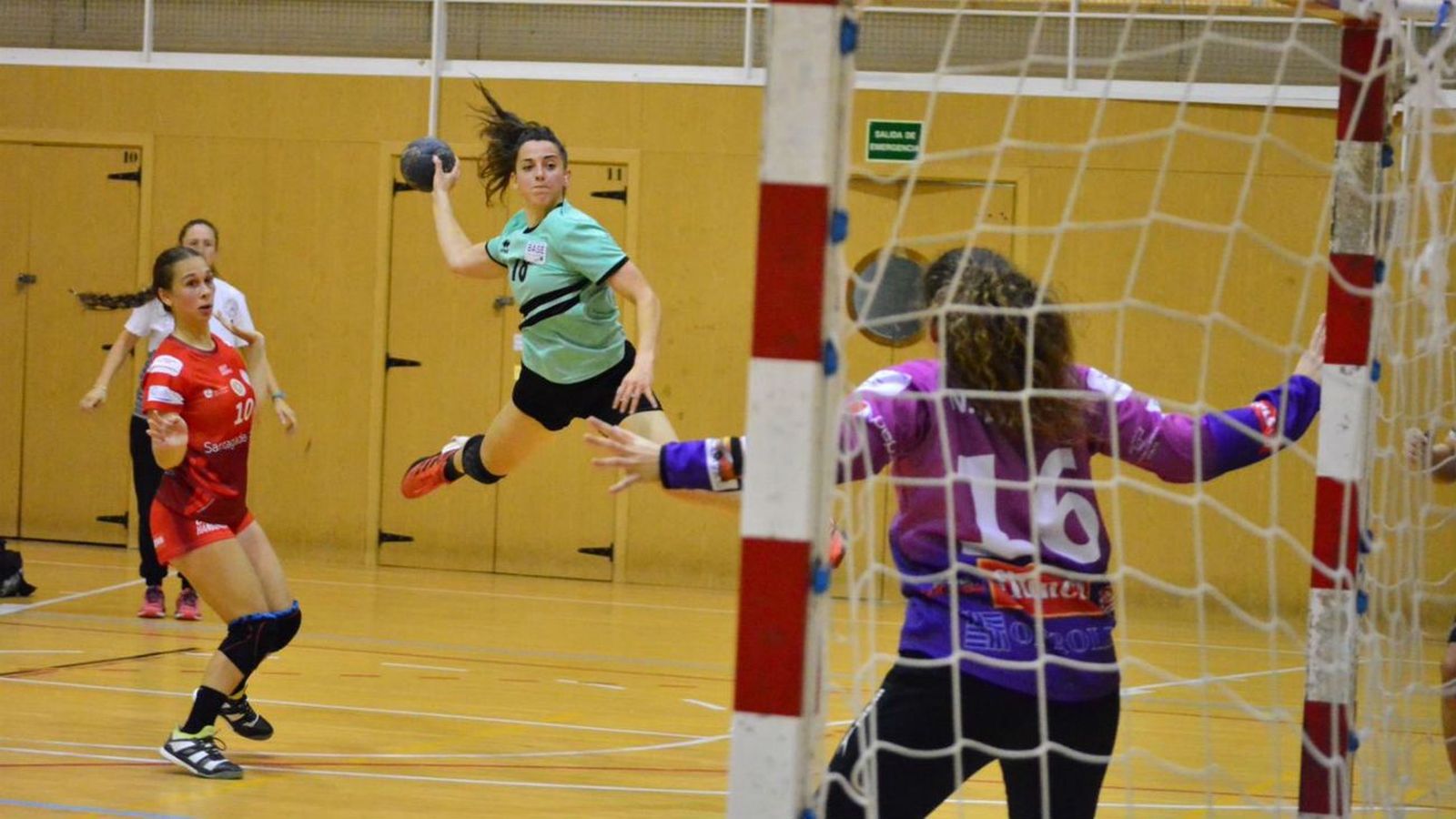 27-27. Base Villaverde y Sanse firman tablas