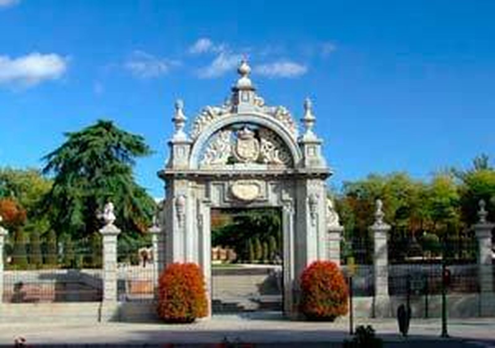 Puerta de Felipe IV, frente al Casón del Buen Retiro