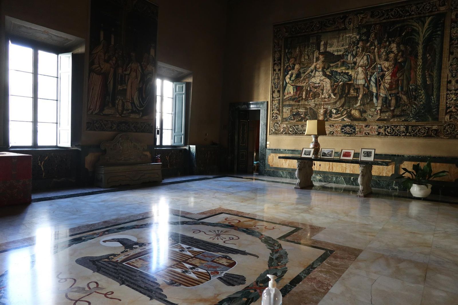 Interior de la embajada de España ante la Santa Sede