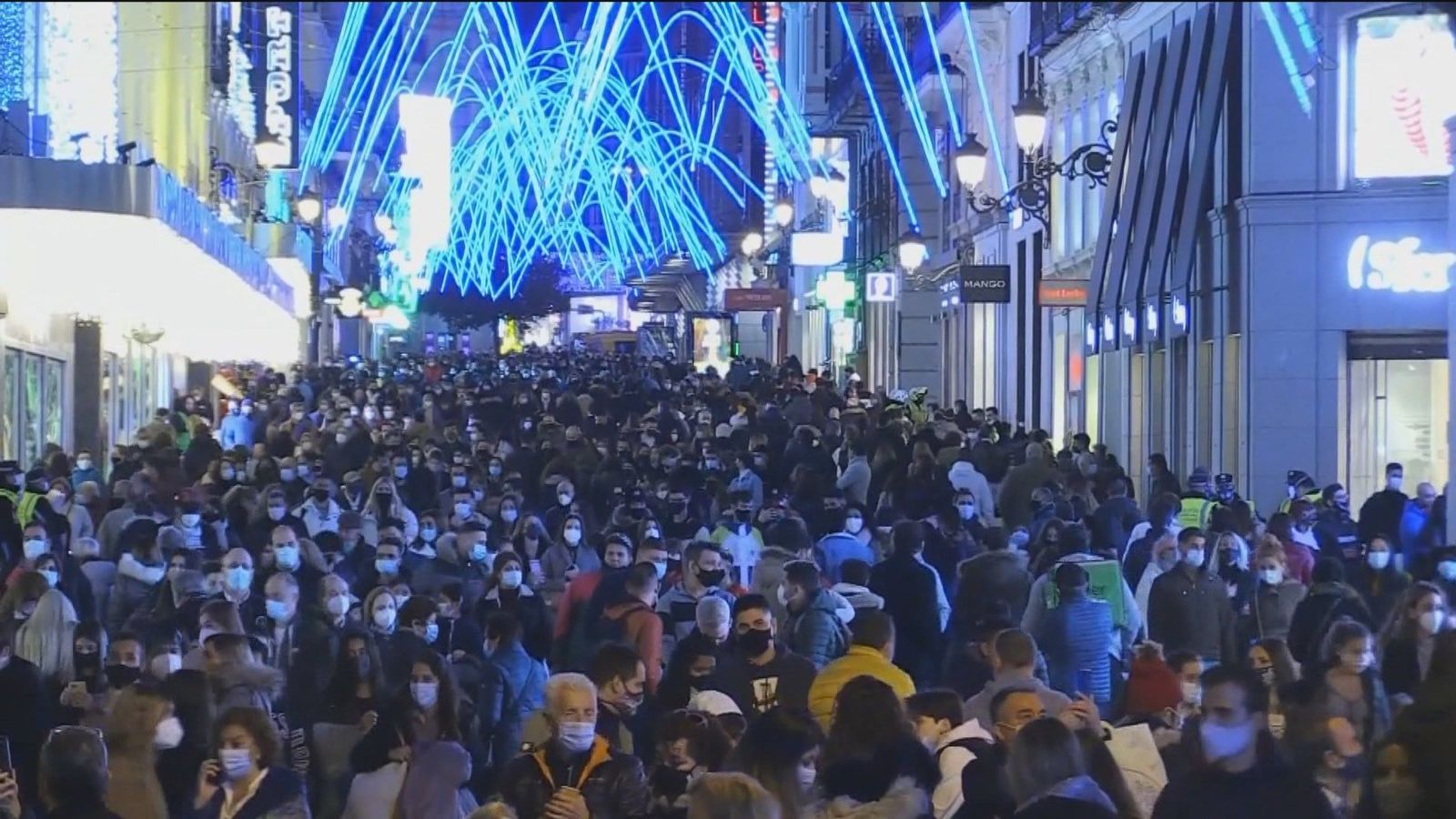 Madrid descarta apagar la iluminación navideña como pedía el PSOE y defiende la eficacia del dispositivo de seguridad