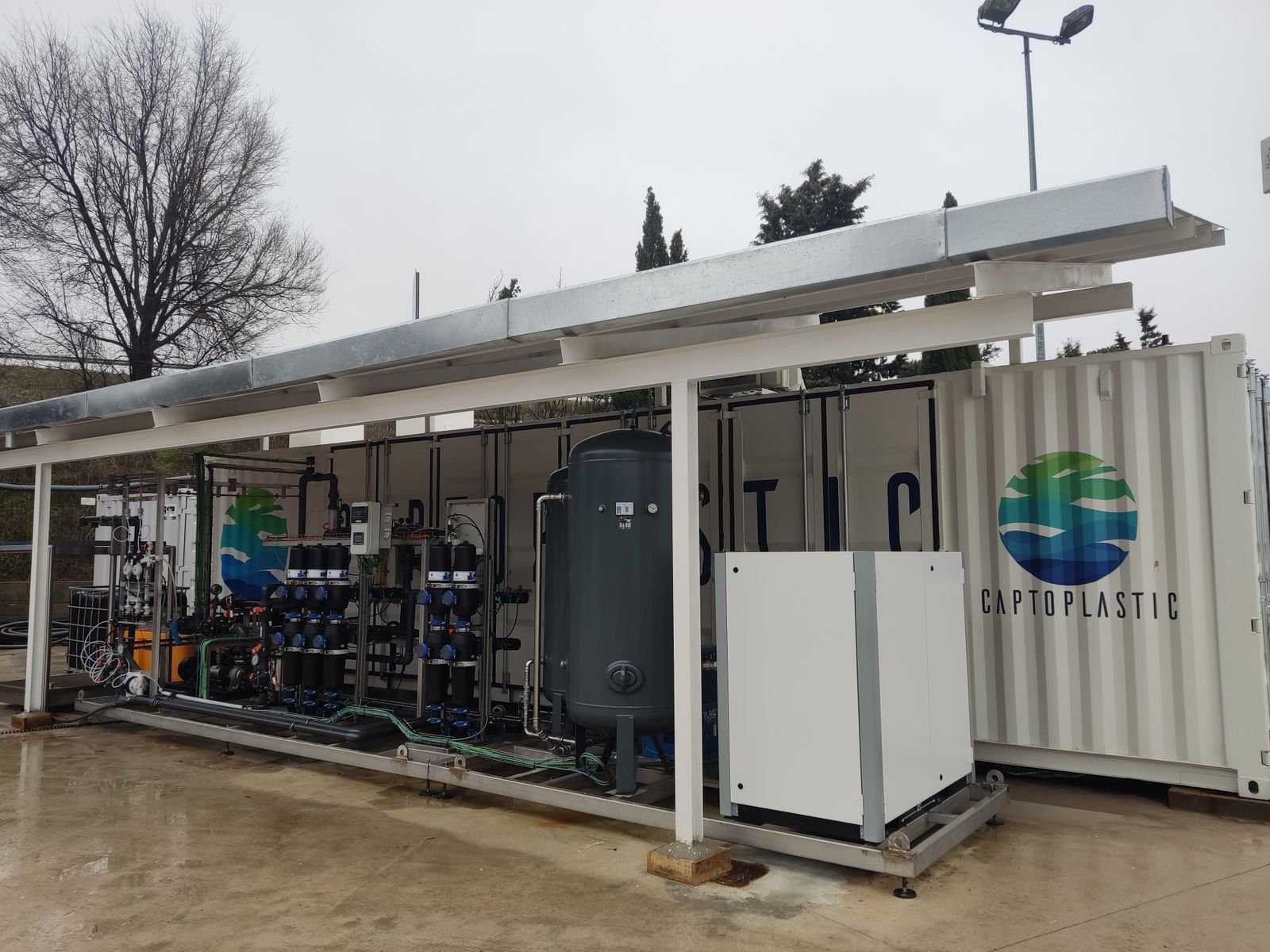 Planta piloto instalada en Móstoles para la retirada de microplásticos presentes en las aguas residuales