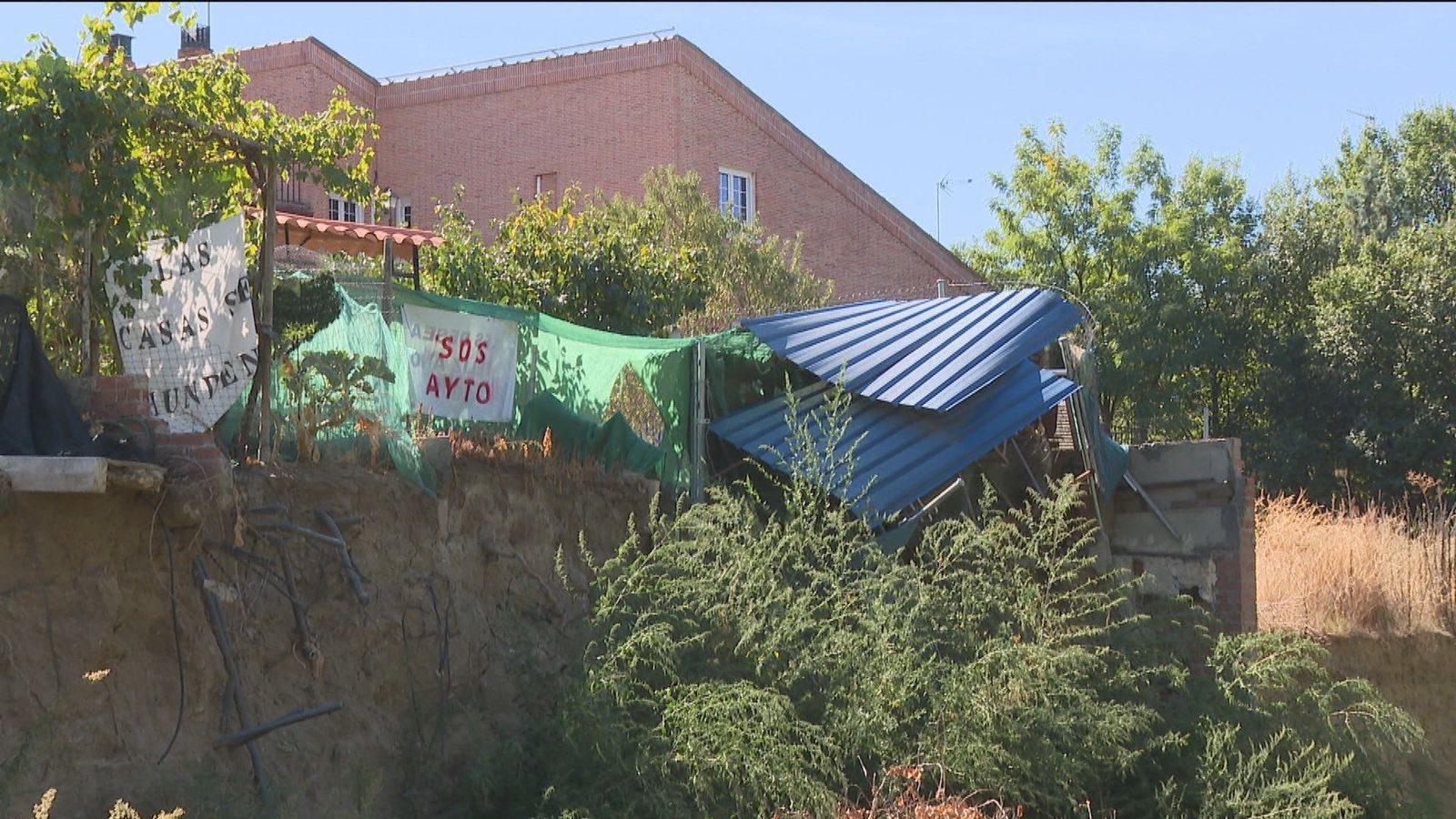 Afectados por los derrumbes en Arroyomolinos piden al ayuntamiento que ejecute las obras ya autorizadas