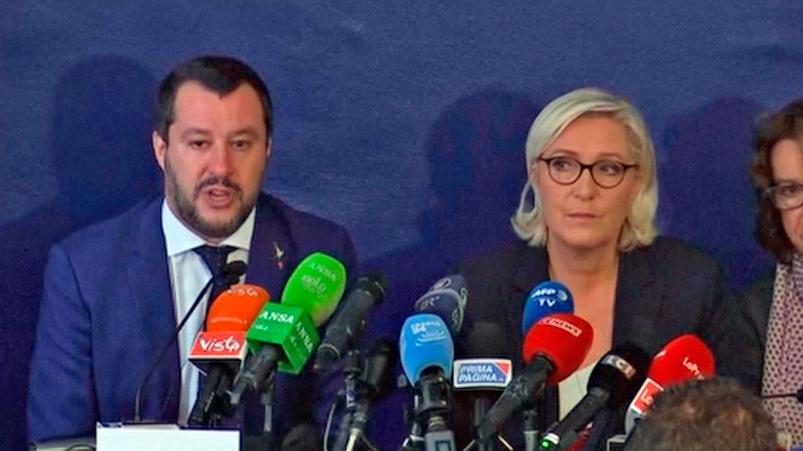 Salvini y Le Pen prevén una "revolución" soberanista en los próximos comicios europeos