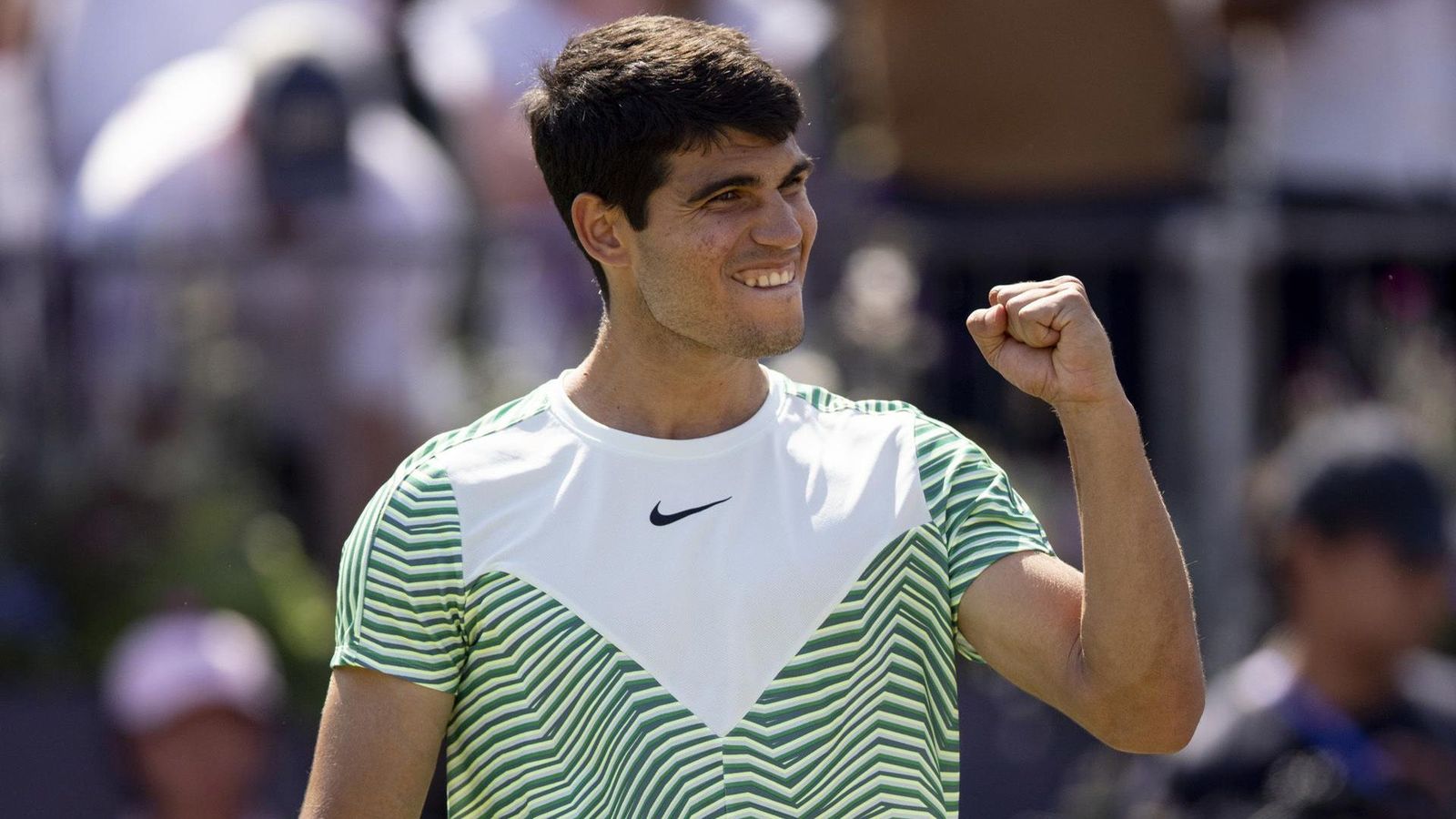 Alcaraz, debut sencillo en Wimbedon, pero problemas en octavos