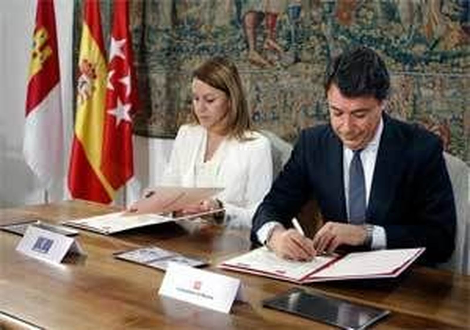 Madrid y Castilla la Mancha renuevan el convenio para usar el abono transporte madrileño