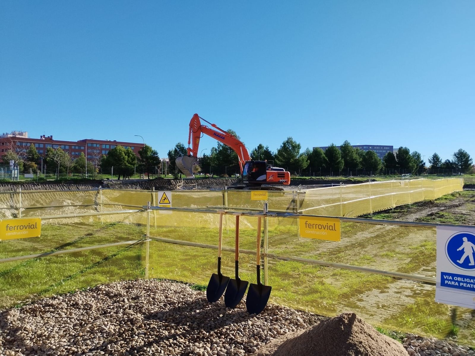 Parcela del nuevo centro cultural con biblioteca en el Ensanche de Vallecas