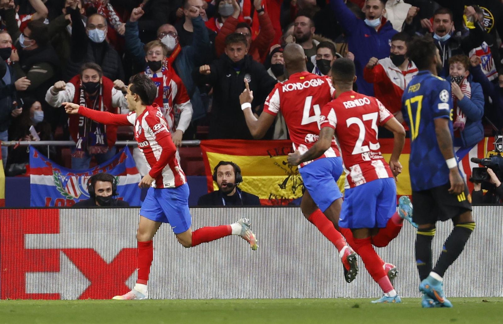 Joao Felix marca ante el Manchester United