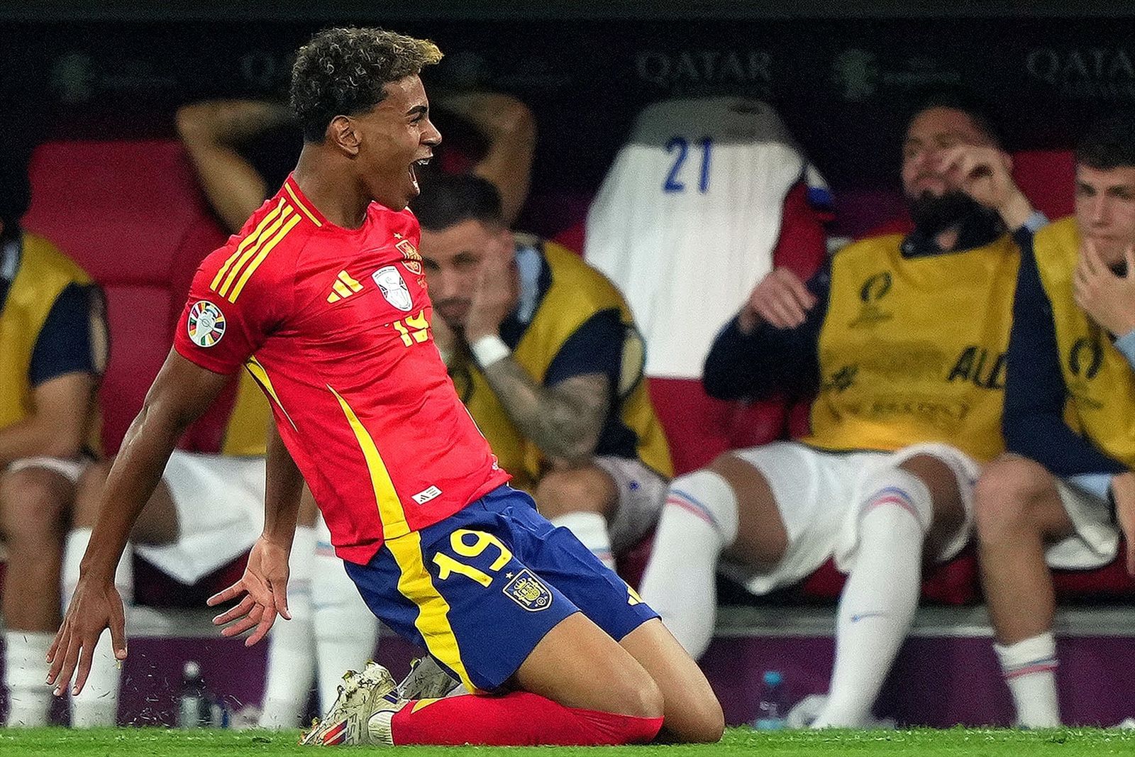 Lamine Yamal celebra un gol ante Francia en la Eurocopa 224