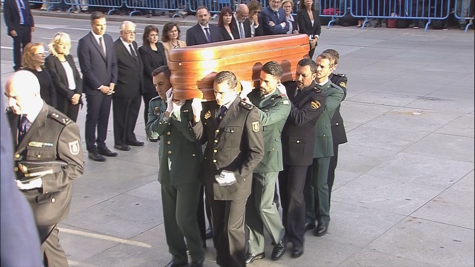 Llega al Congreso el fértro con los restos restos mortales de Alfredo Pérez Rubalcaba