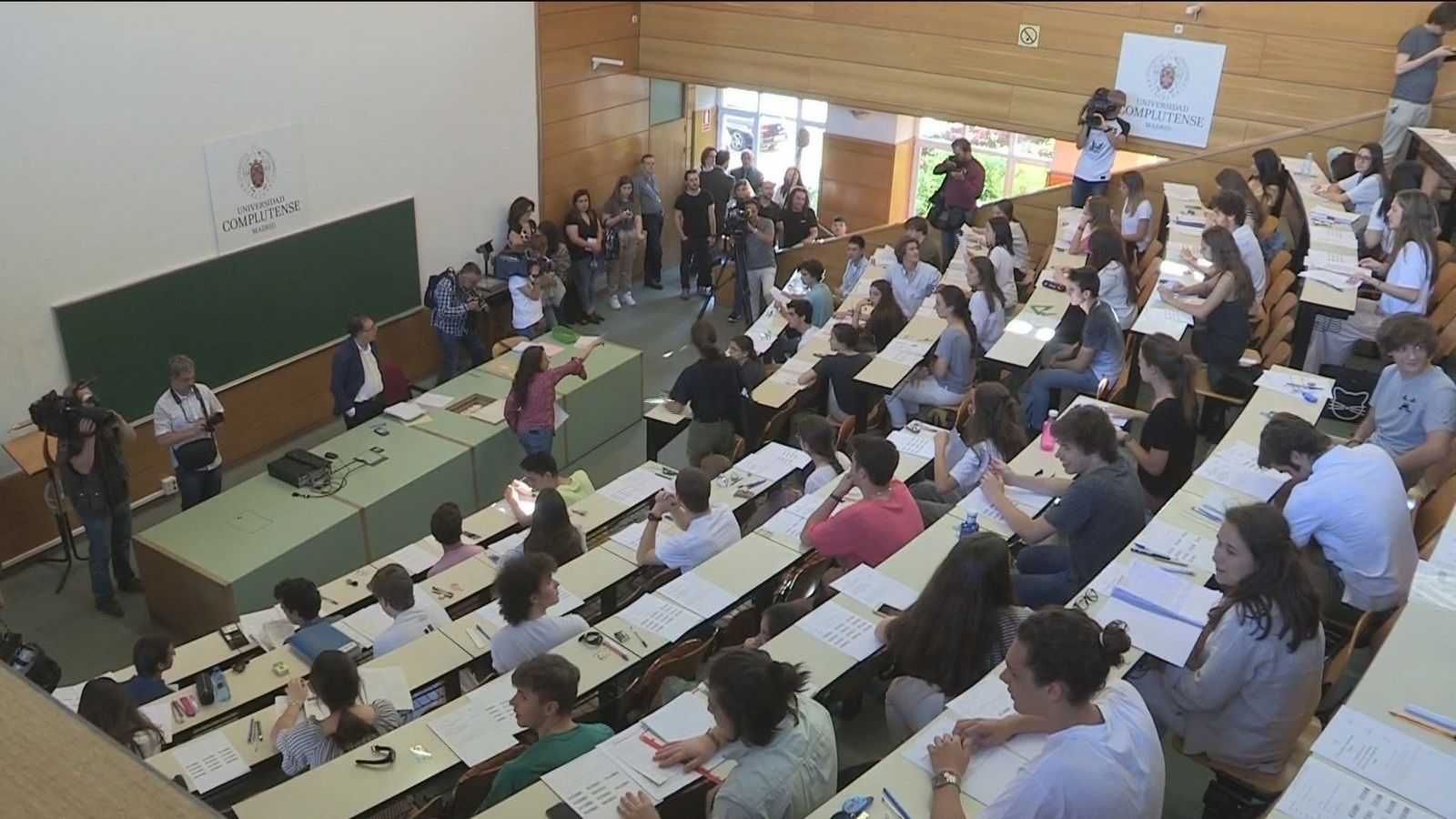 Profesores de Leganés hacen colectas para que jóvenes sin recursos paguen las tasas de la Evau