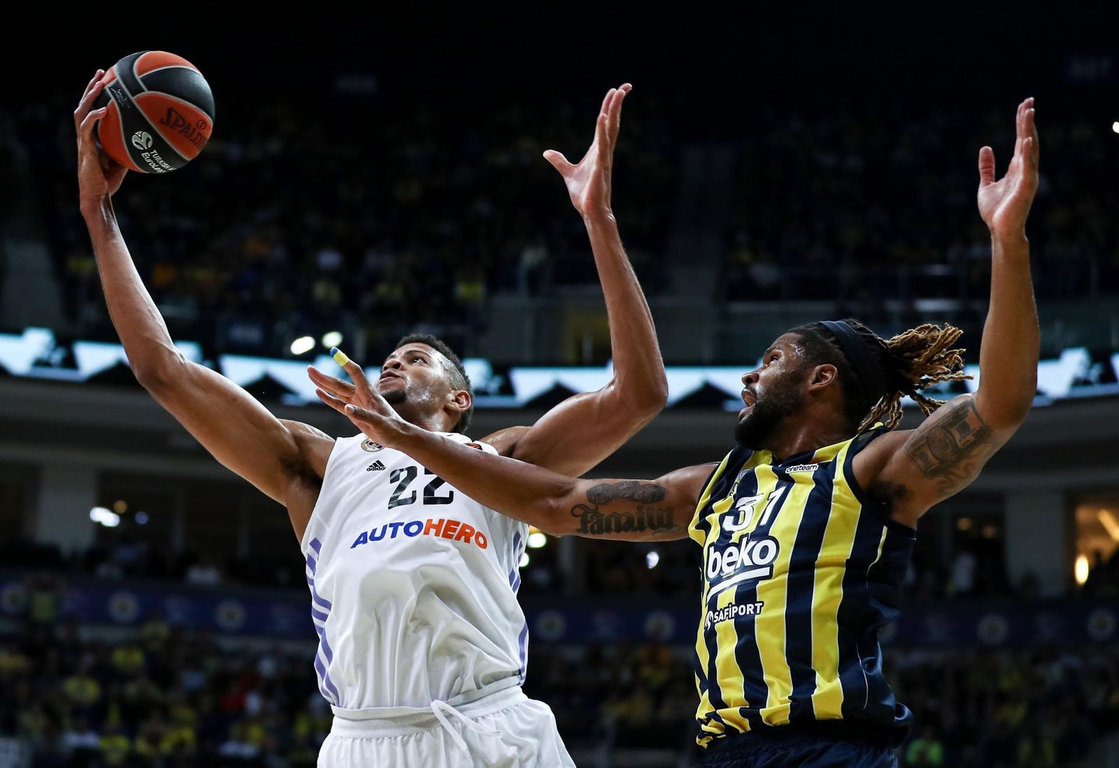 Tavares ante Fenerbahce