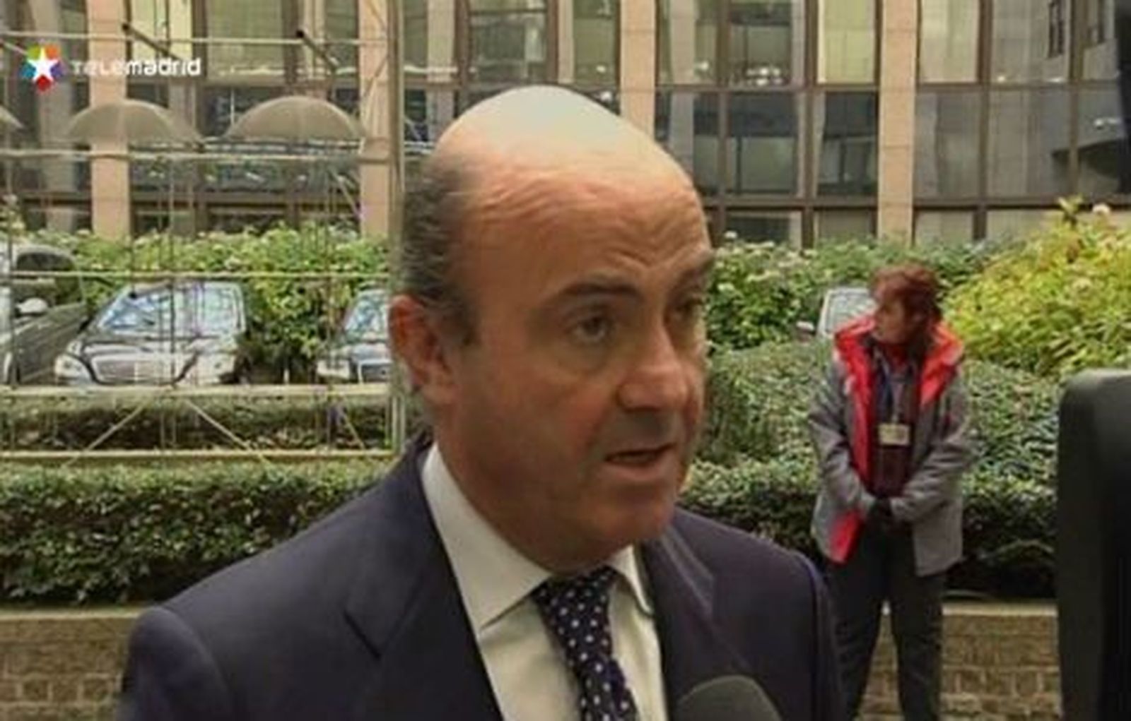 De Guindos afirma que los bancos nacionalizados recibirán 37.000 millones