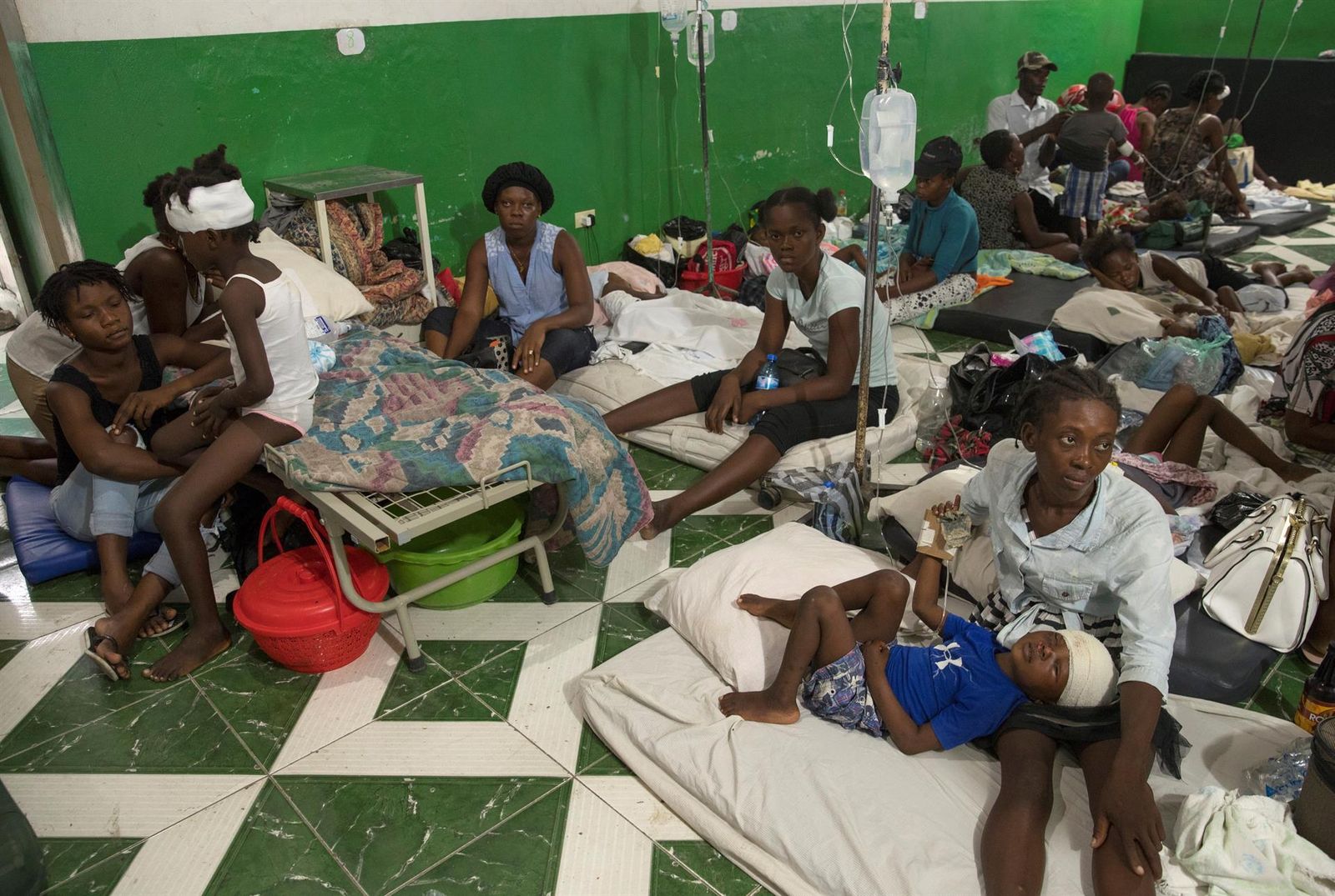 Los hospitales de Haiti se saturan mientras aumentan el número de víctimas