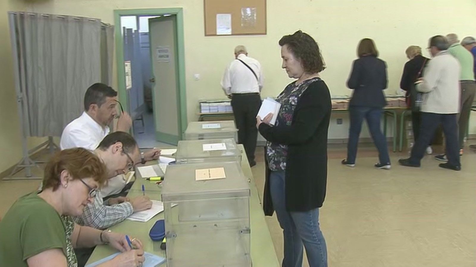 Abiertos los colegios electorales en la Comunidad de Madrid