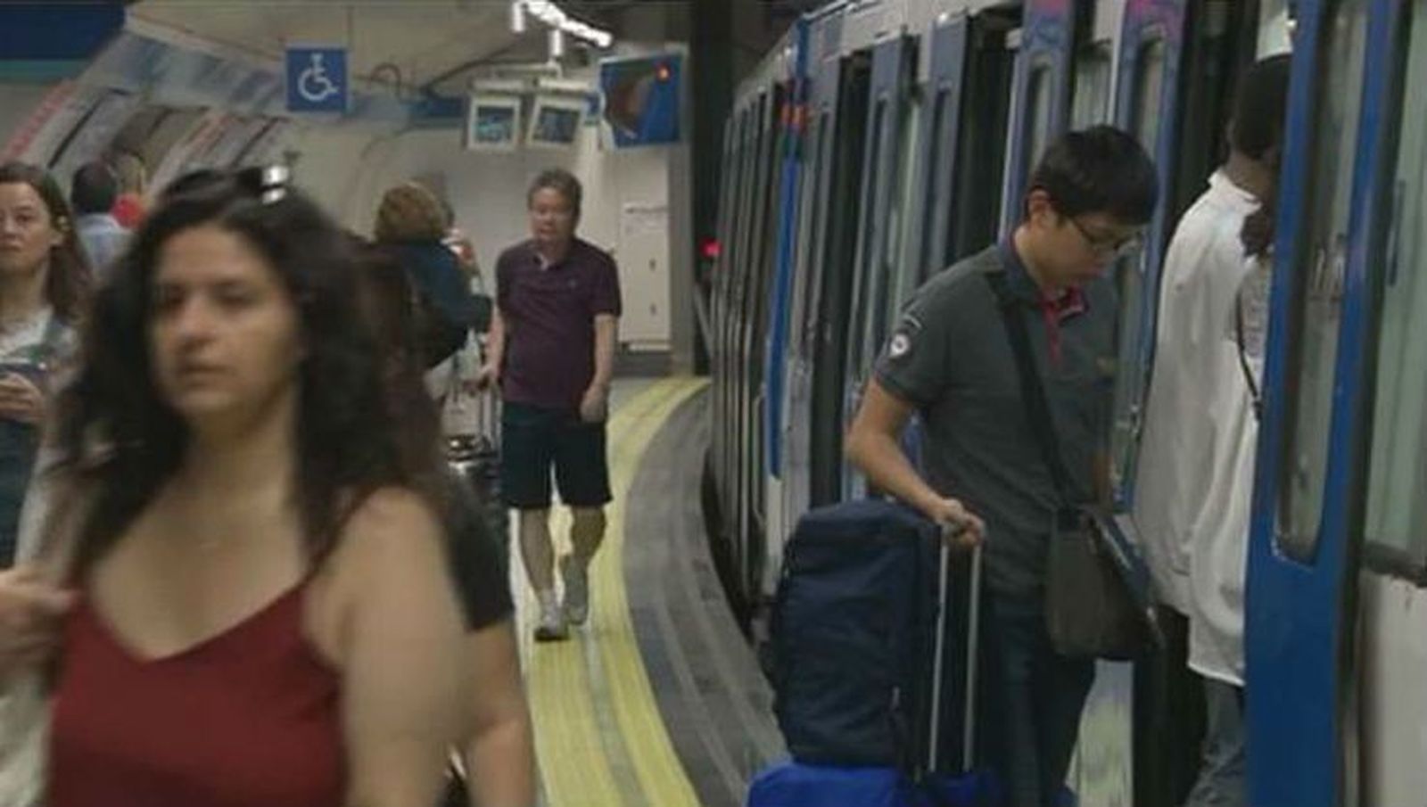 Metro cifra en 93,3% el seguimiento del paro y los trabajadores lo elevan al 9%