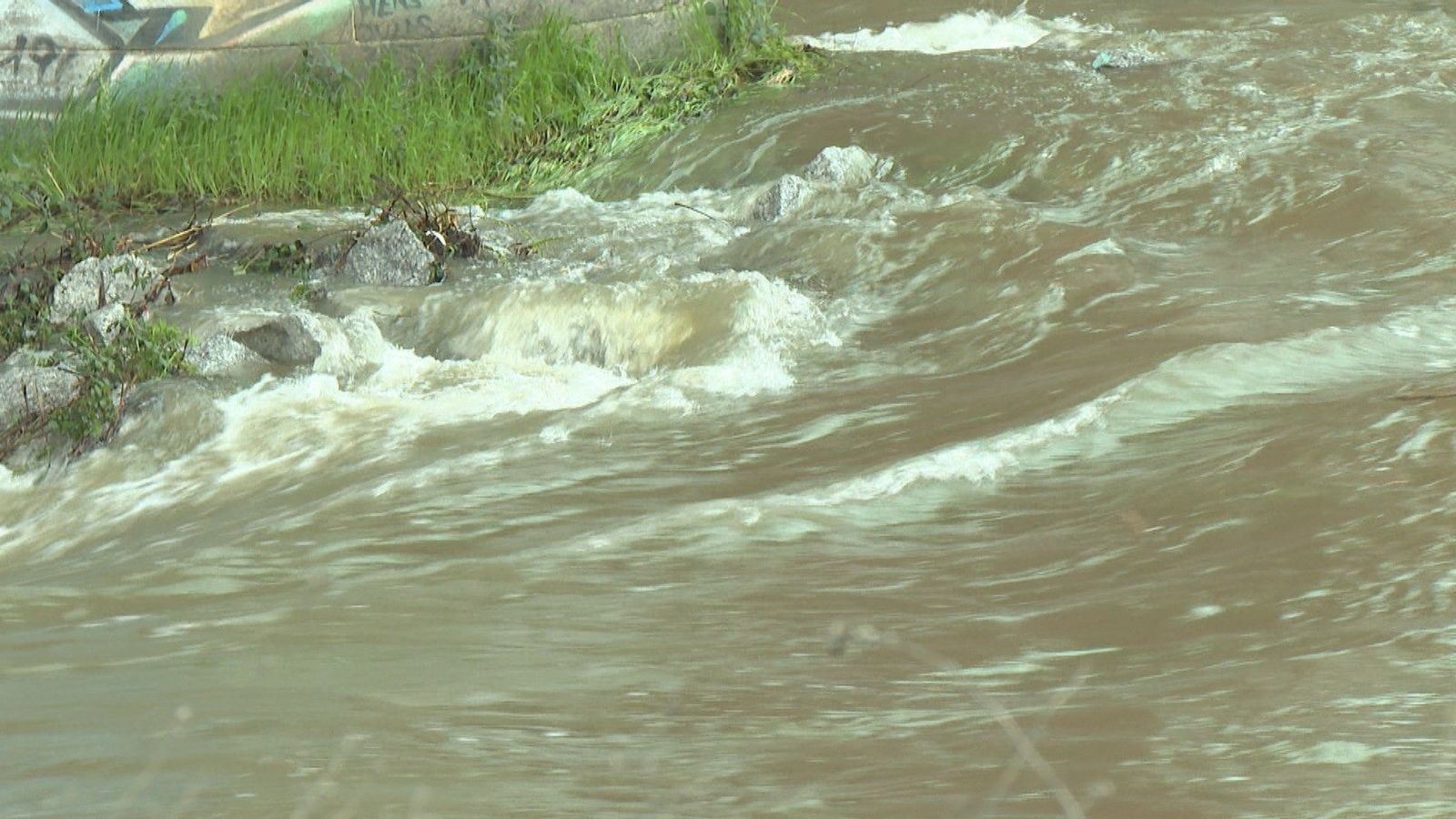 Martinho ya golpea Madrid con fuertes lluvias: preocupan el Manzanares, el Tajuña y el Guadarrama