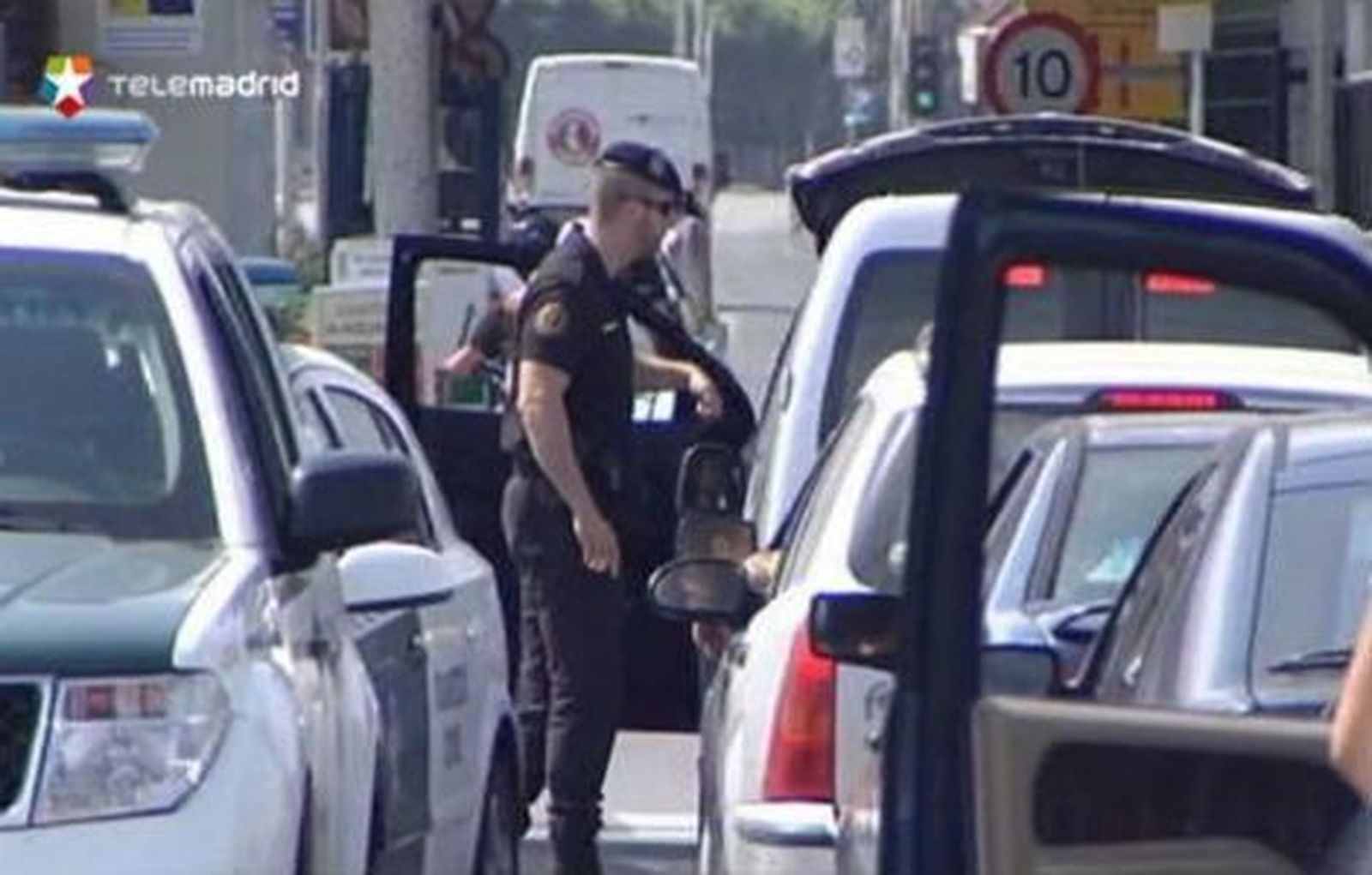 Arrollado un guardia civil por una moto en un control en la Línea para evitar el contrabando