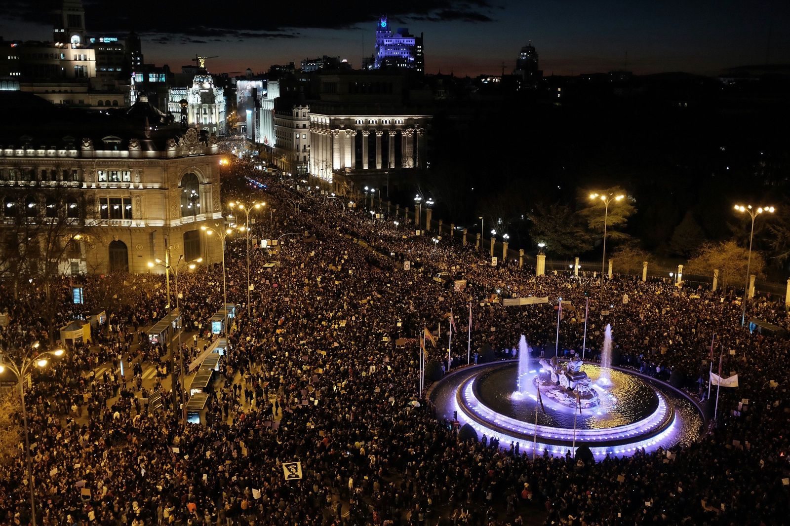 La manifestación del 8-M supera la del año pasado y cierra otra huelga histórica