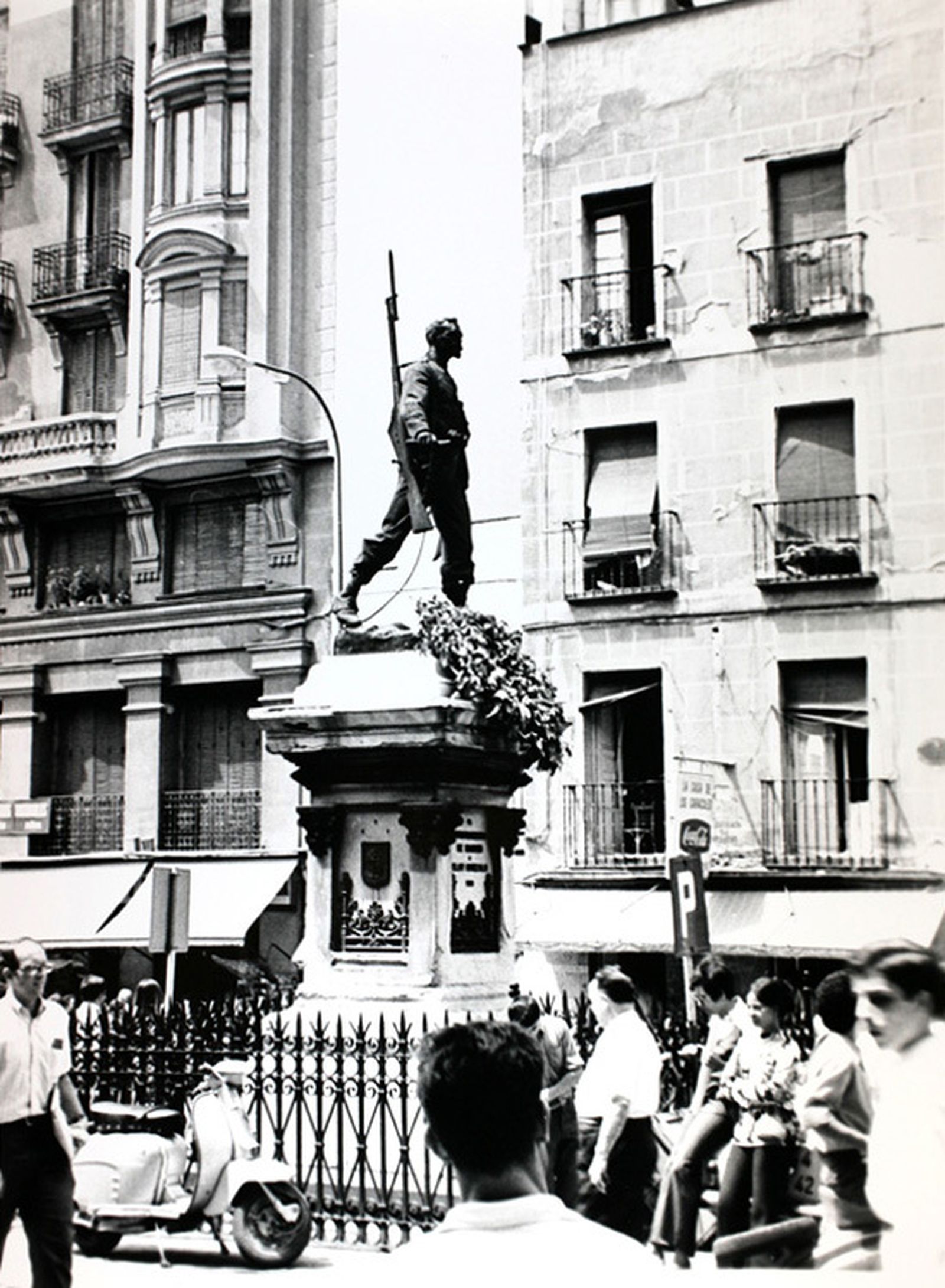 Estatua a Eloy Gonzalo, el héroe de Cascorro, en la Plaza de Cascorro (1969)