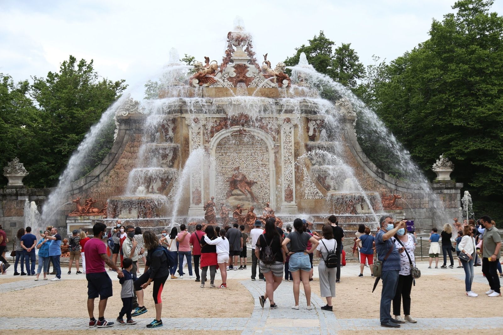 Una de las espectaculares fuentes de La Granja de San Ildefonso