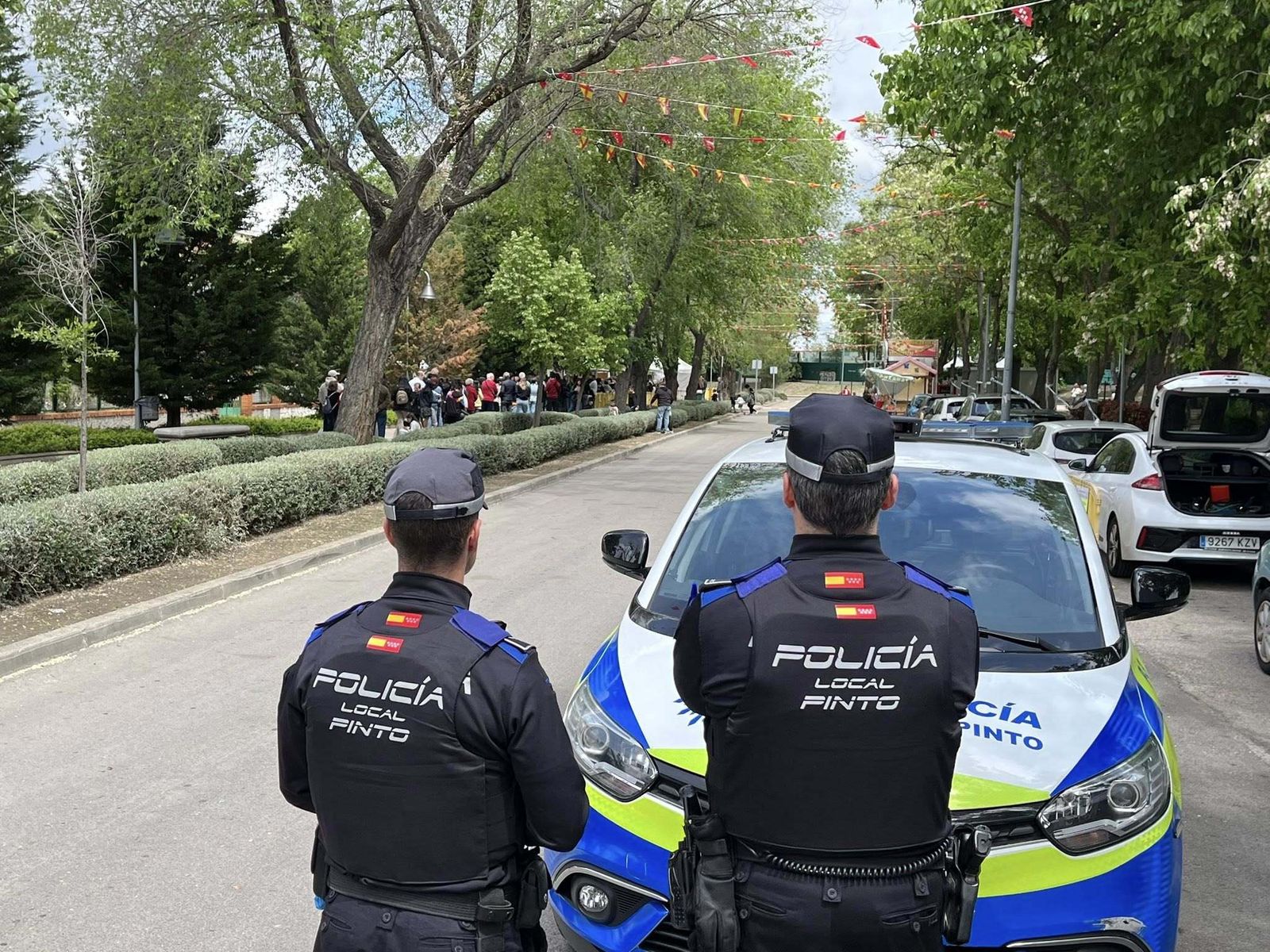 Agentes de la Policía Local de Pinto vigilan la seguridad en las calles del municipio