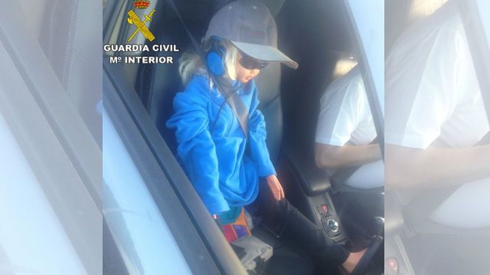 Sorprendido con una muñeca de copiloto en el Bus-VAO