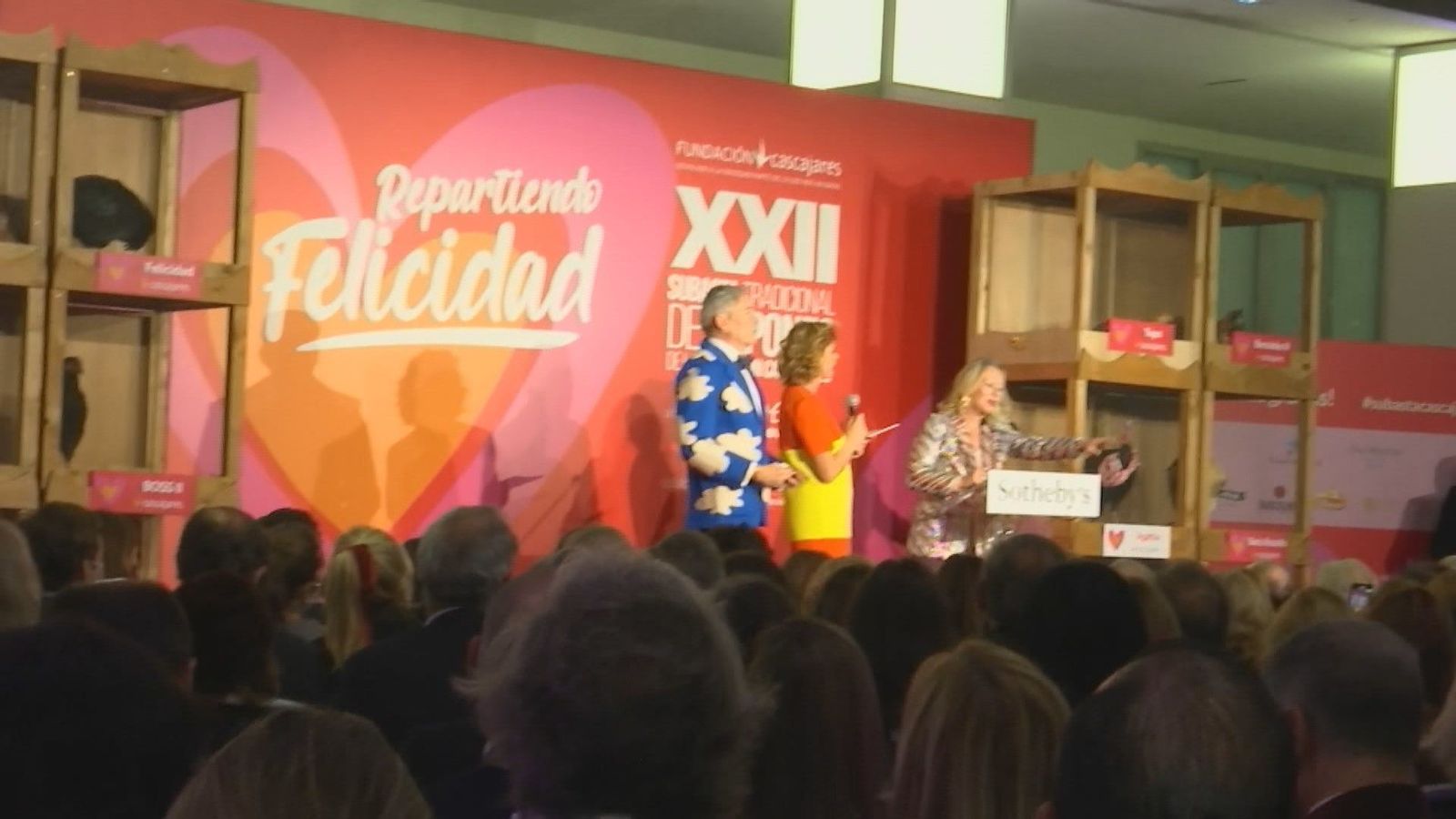 Se celebra la XXII edición de la tradicional subasta solidaria de capones en el Hotel Palace de Madrid