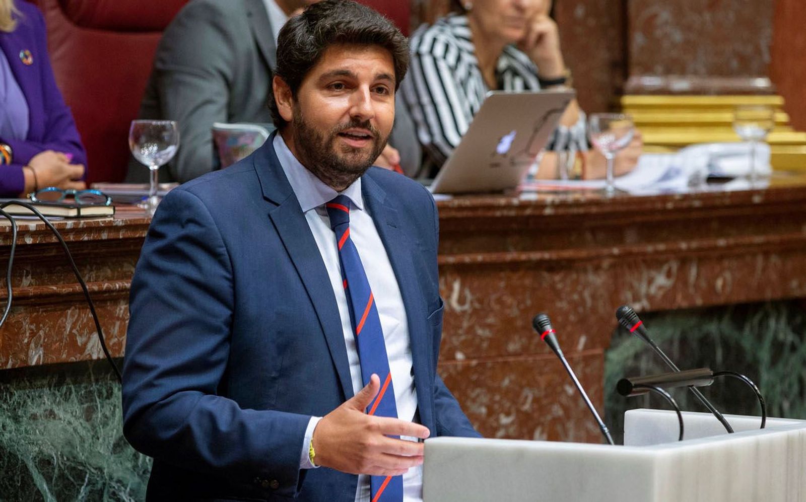 López Miras, presidente de Murcia con el apoyo de PP, Ciudadanos y Vox