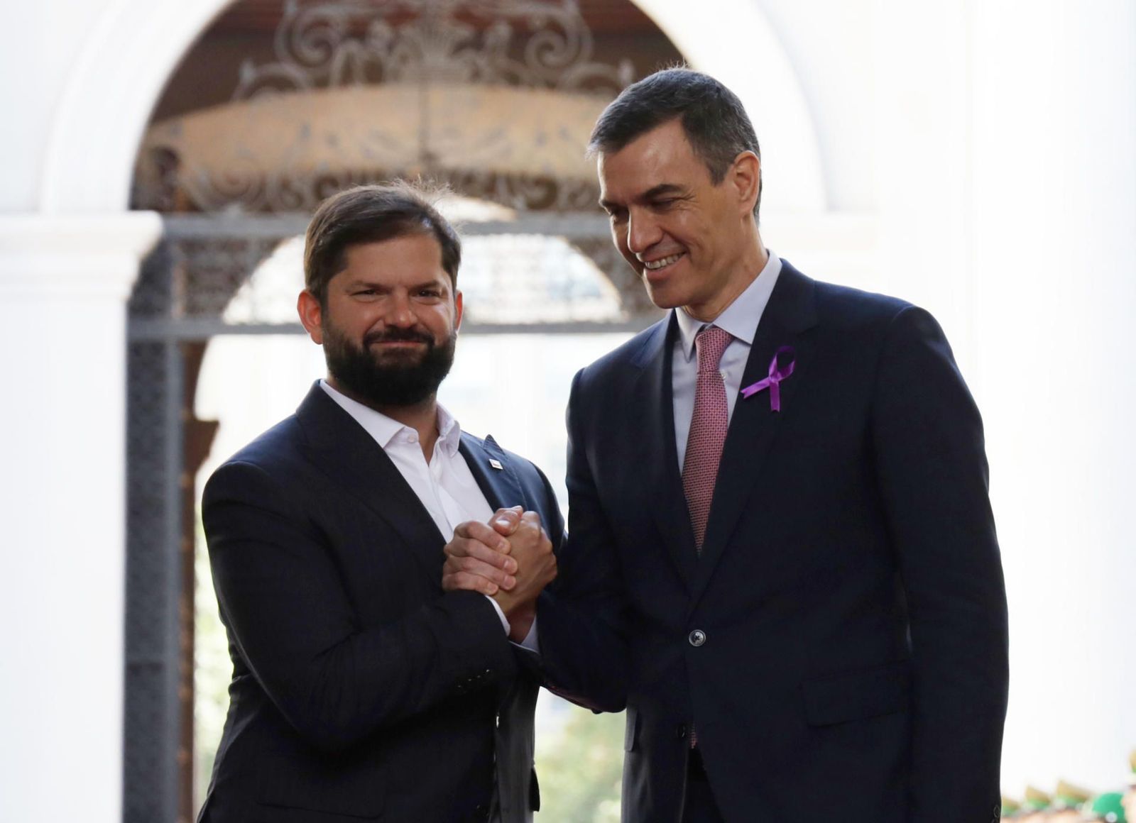 Sánchez y Boric comparten protagonismo en la celebración en Chile del Día de la Mujer