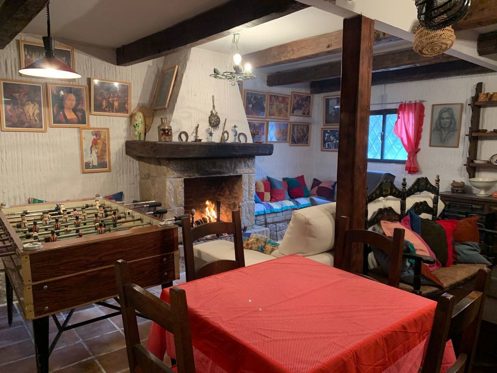 Aunque reconoce que en este sótano al que llama 'la Bodega', es donde pasan los ratos más entretenidos.