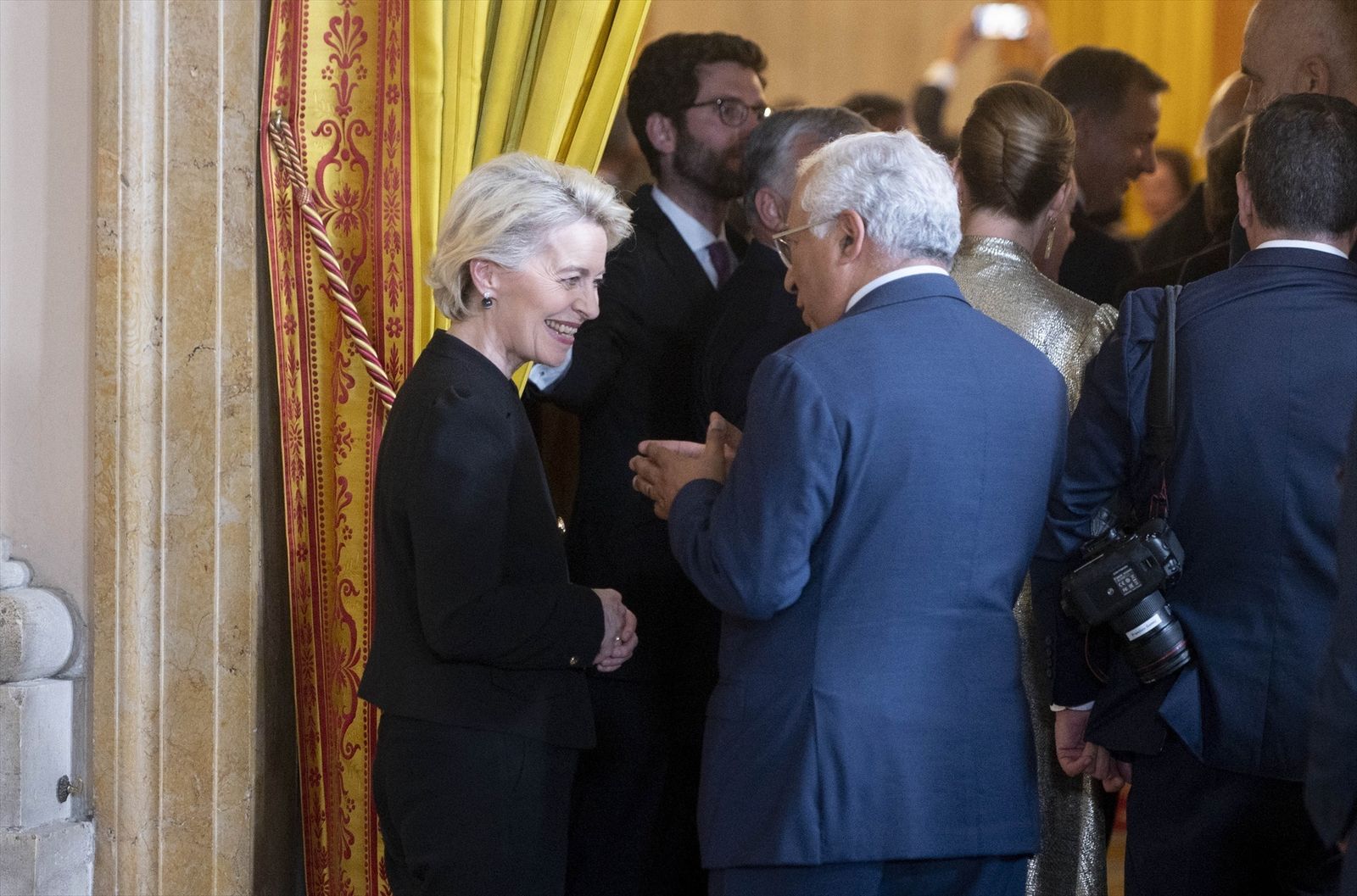La presidenta de la Comisión Europea, Ursula von der Leyen, y el exprimer ministro de Portugal, António Costa