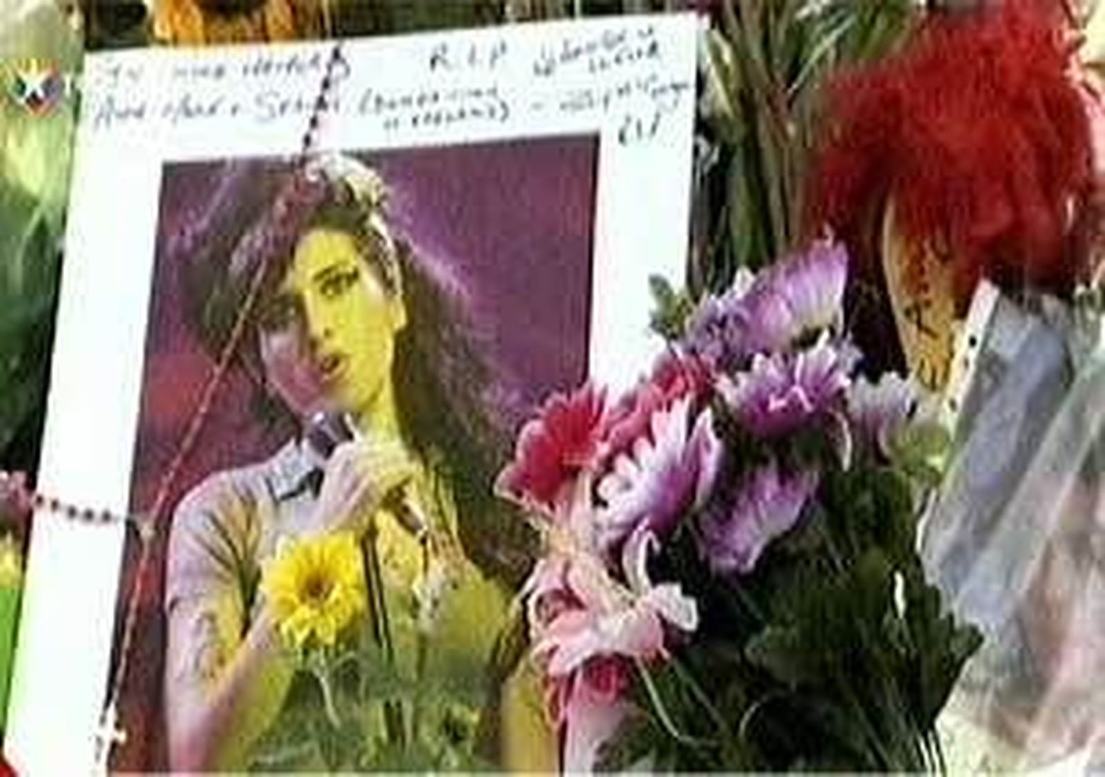 Amy Winehouse enterrada tras una ceremonia privada bajo el rito hebreo