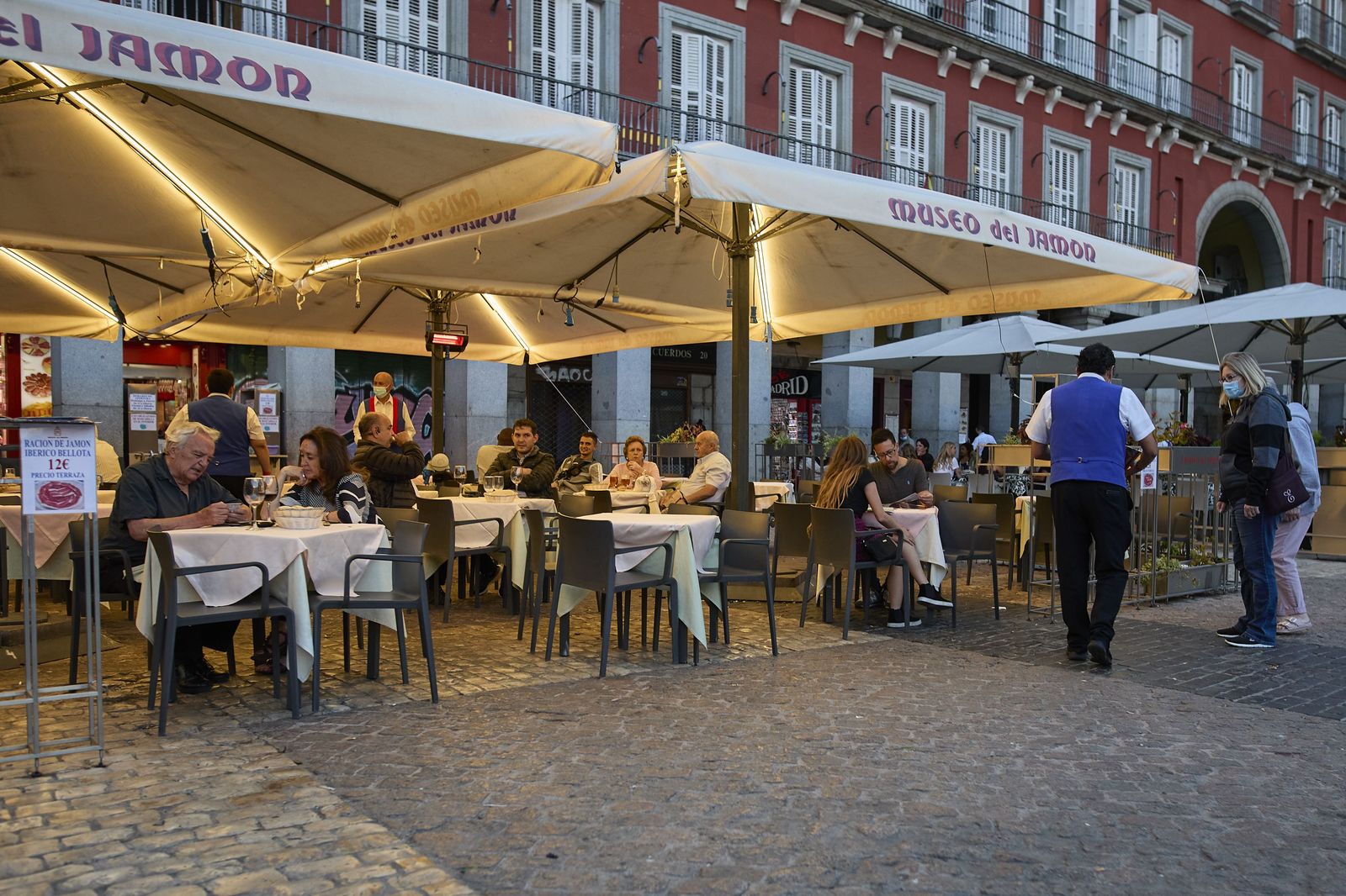Hostelería Madrid cifra en un 73% la facturación que ha reactivado el Puente del Pilar