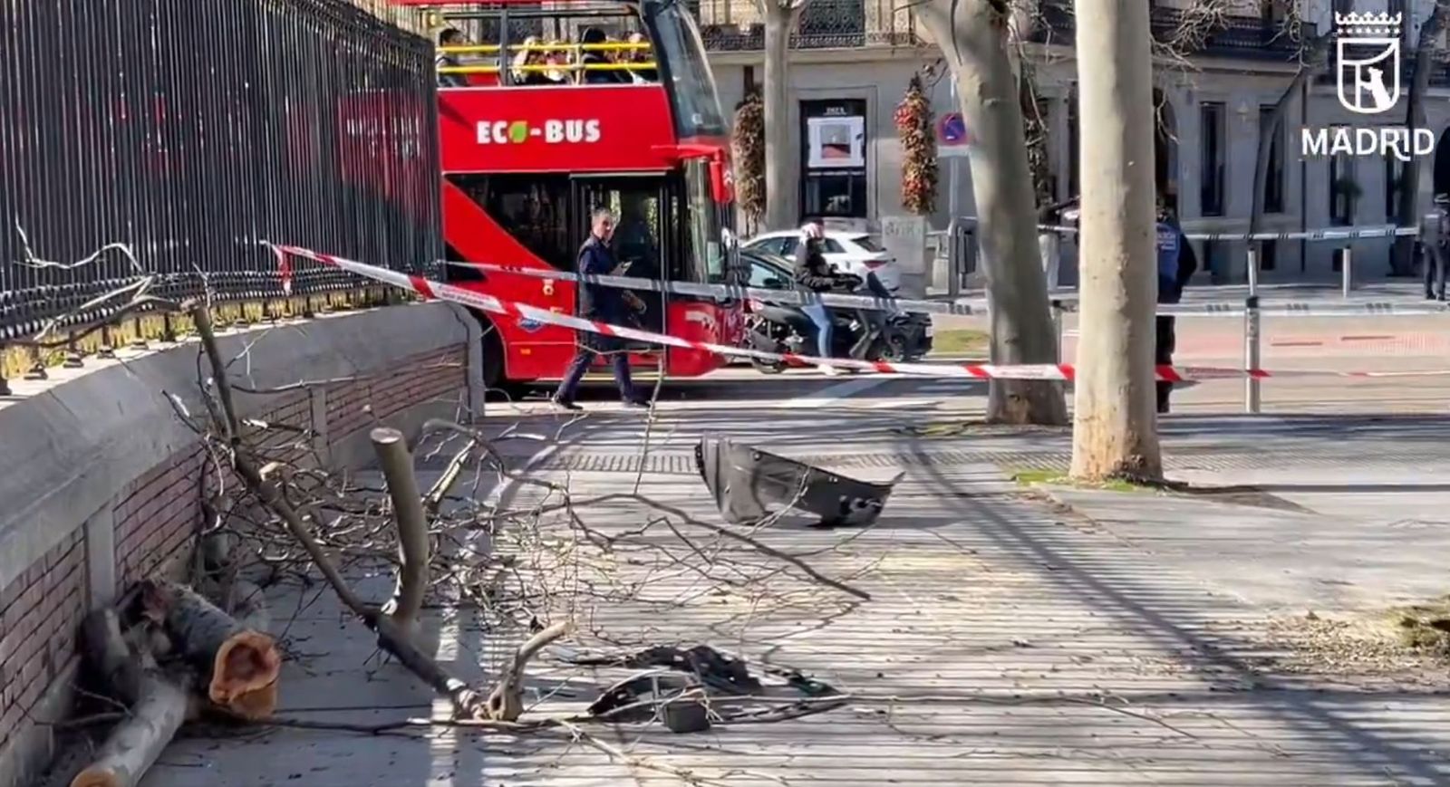 Un accidente múltiple junto a la Puerta de Alcalá deja siete heridos