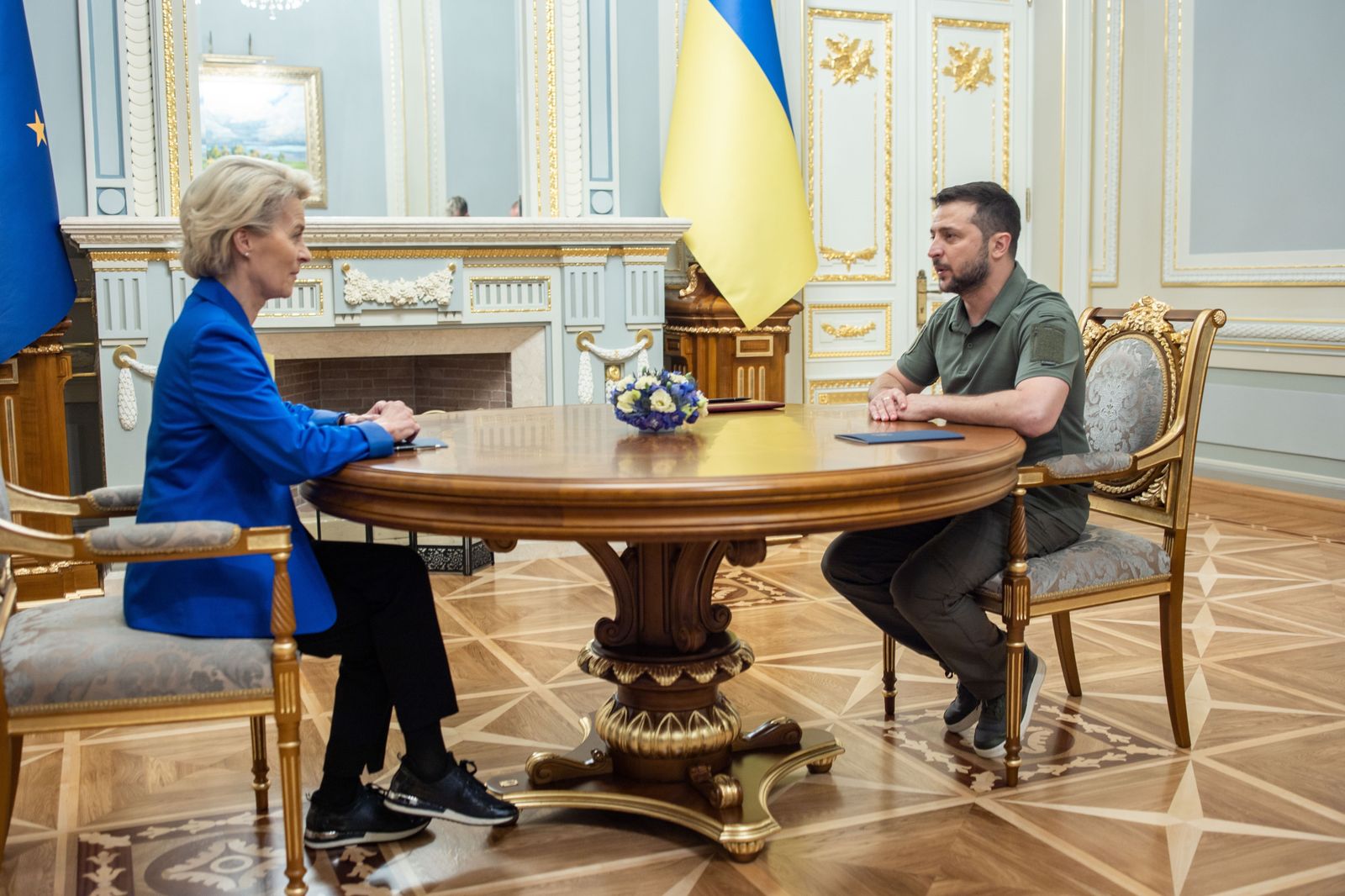 Volodímir Zelenski y Ursula von der Leyen