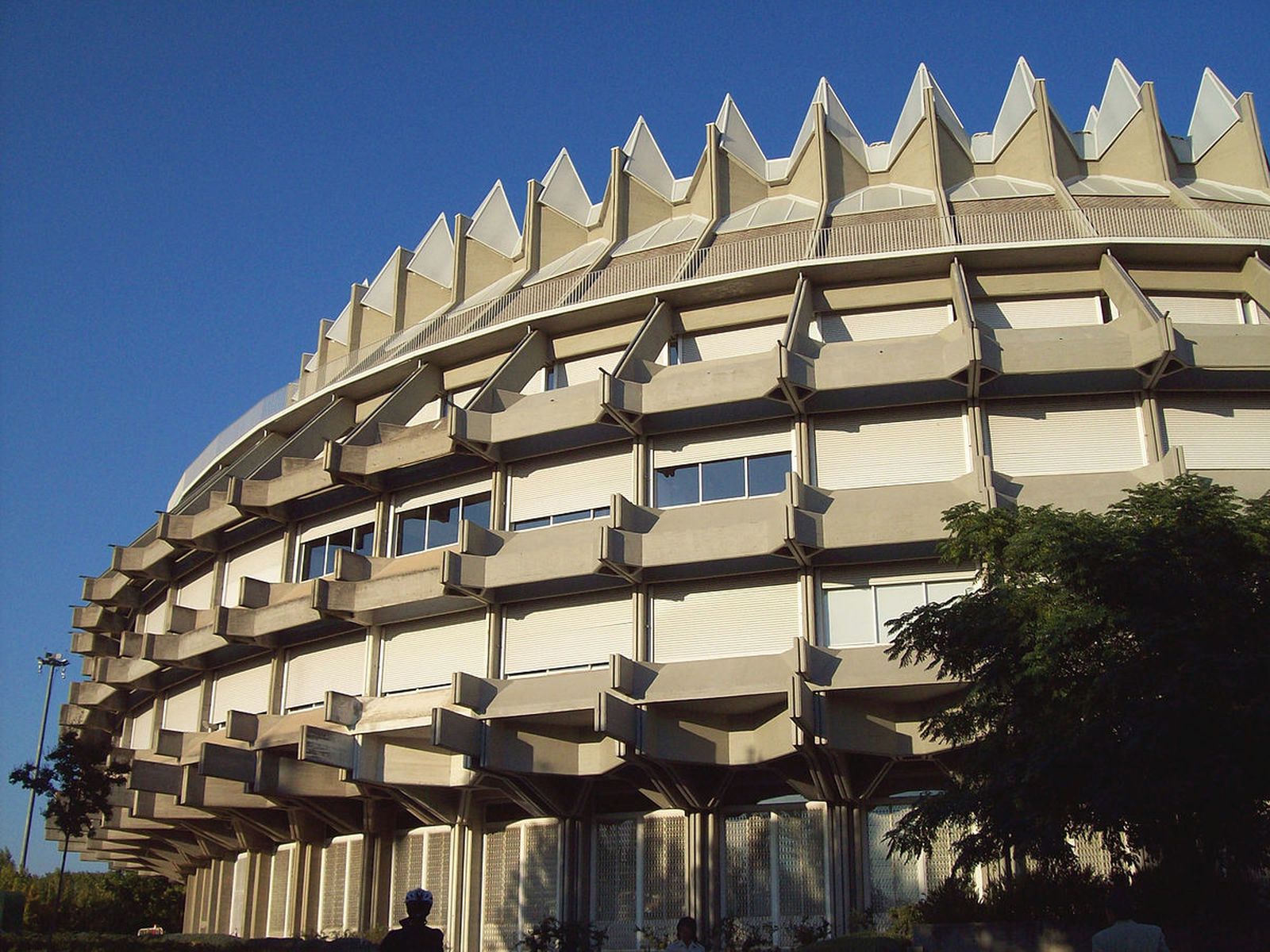 El edificio corona de espinas es uno de los más originales y singulares de la capital