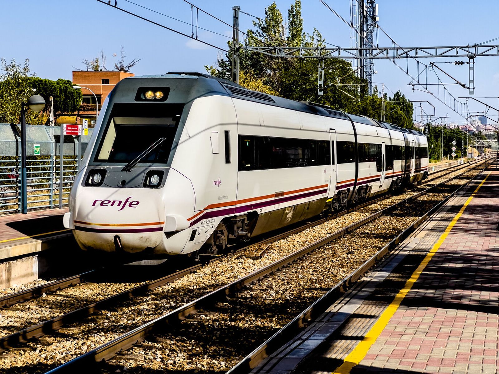 ¿Qué tienes que hacer para trabajar cómo maquinista en Renfe? Hay 600 plazas