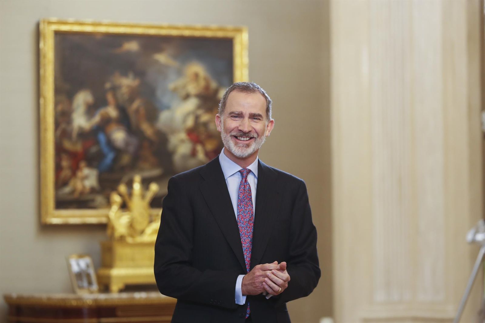 El rey vuelve a celebrar audiencias sin mascarilla y con prensa en Zarzuela