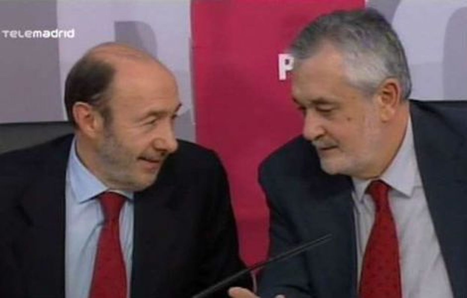 El PSOE da un "respaldo absoluto" a Griñán y mantiene su calendario