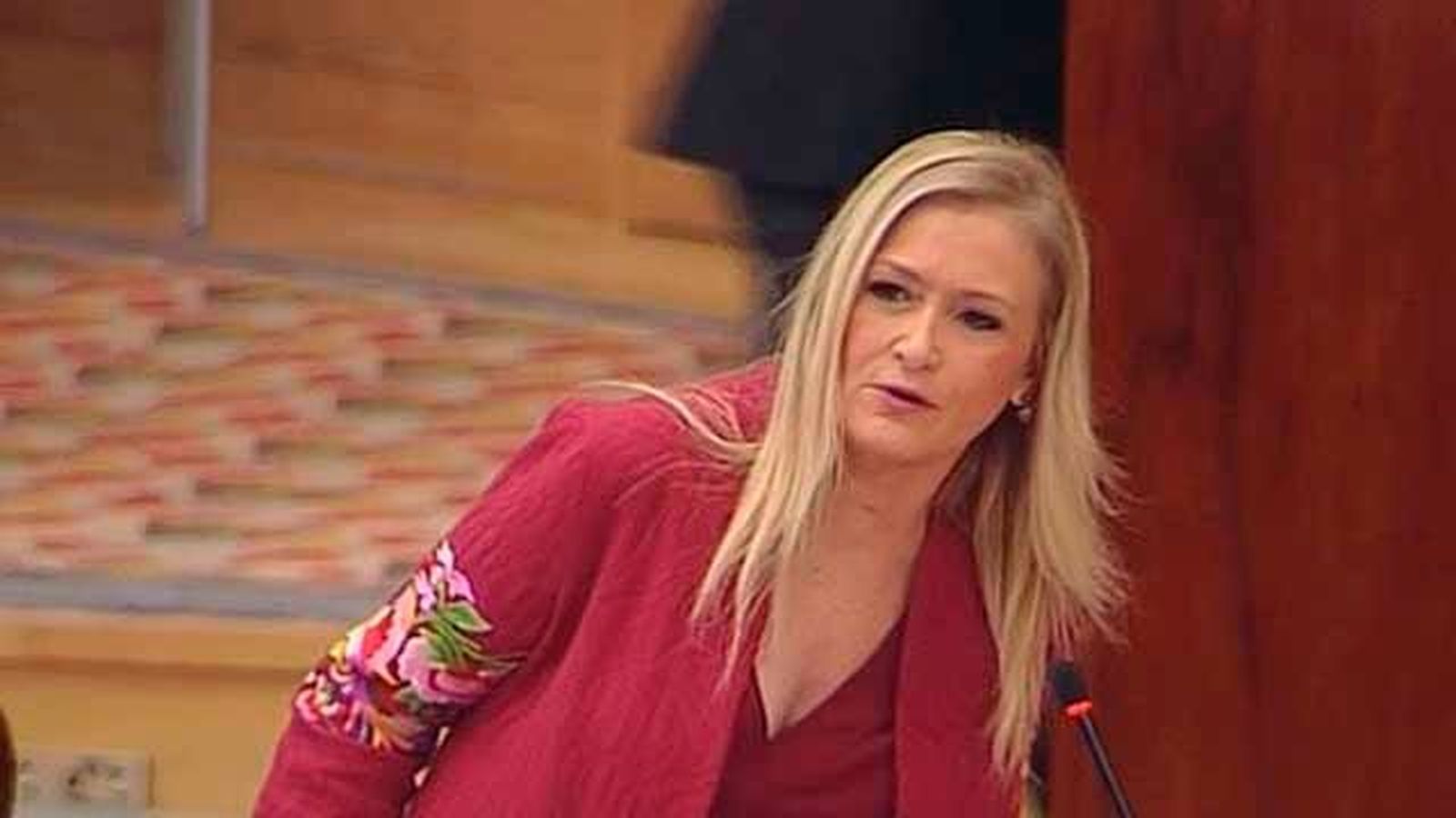 Cifuentes elaborará el presupuesto con "seguridad jurídica" para no cambiarlos
