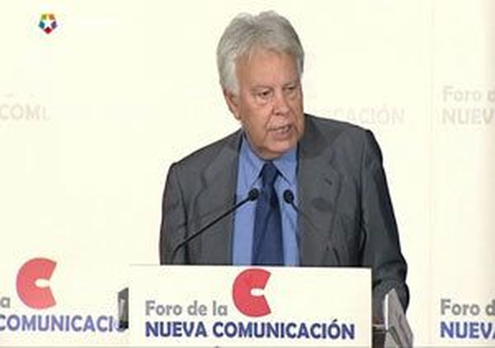 Felipe González discrepa del PSC y su "derecho a decidir sin definir qué"