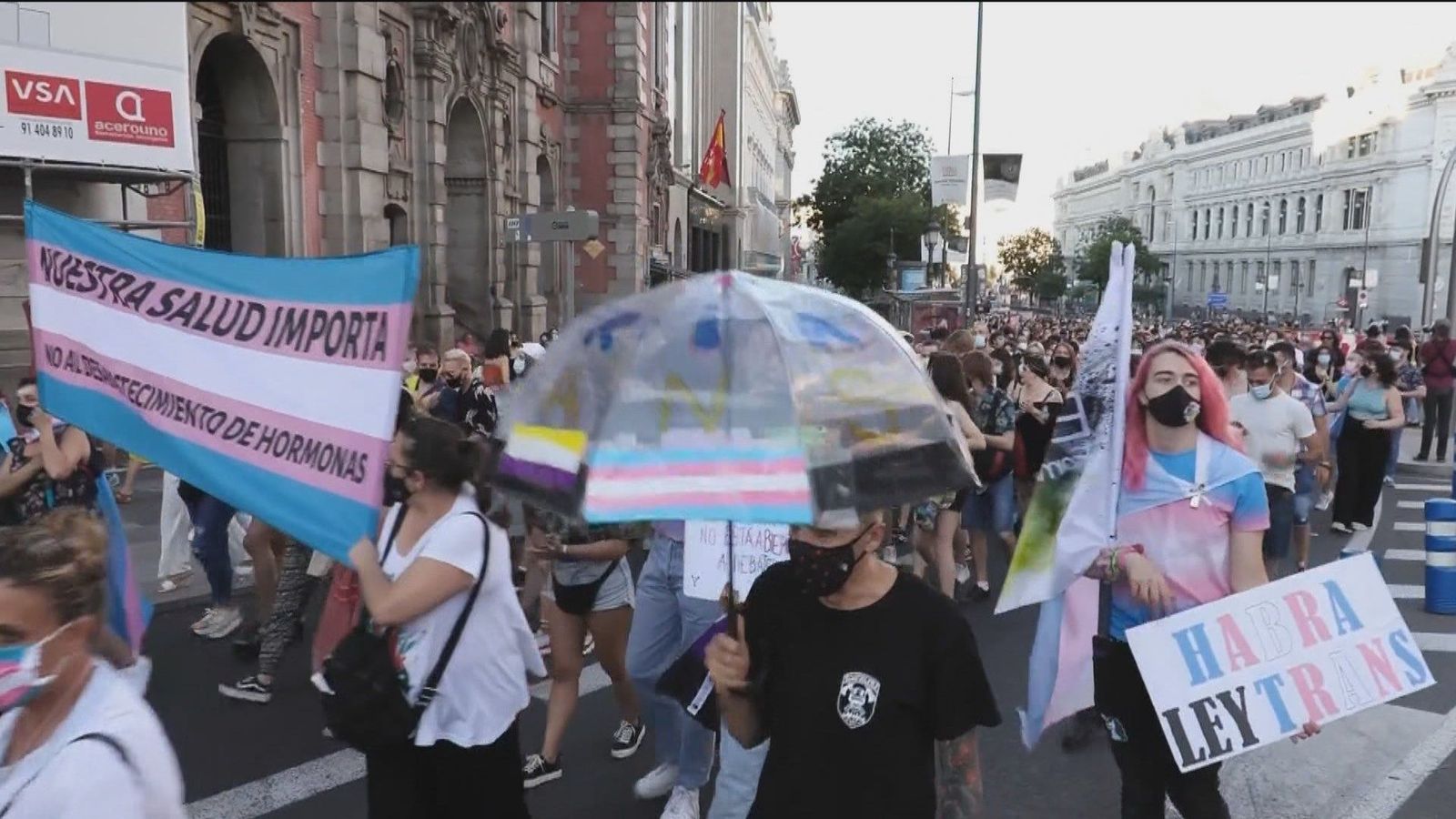 Ley Trans: el PSOE pide "diálogo", el PP acusa al Ejecutivo de "frivolizar" con un tema trascendental