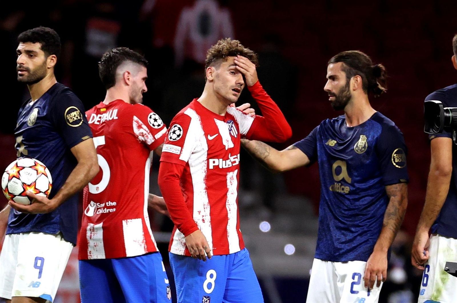 Griezmann ante el Oporto
