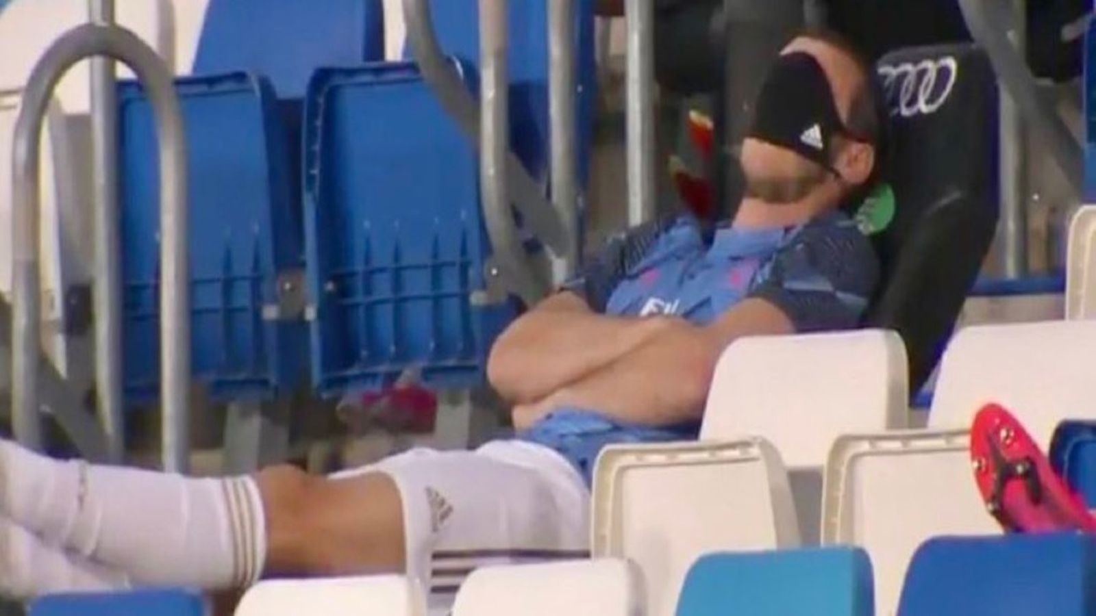 Gareth Bale, dormido