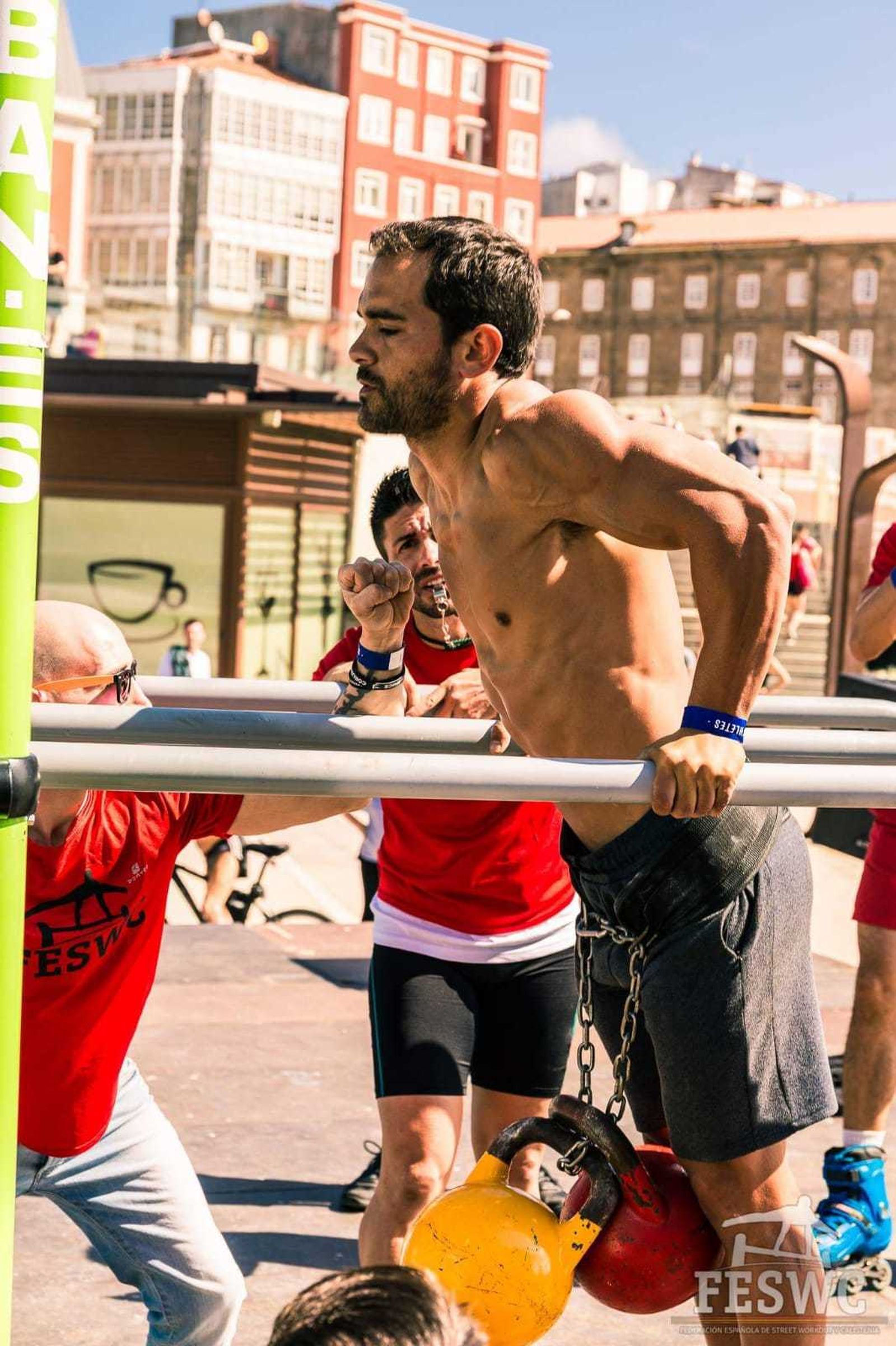 El streetlifting es un trabajo que combina las cargas pesadas con los ejercicios de fuerza explosiva