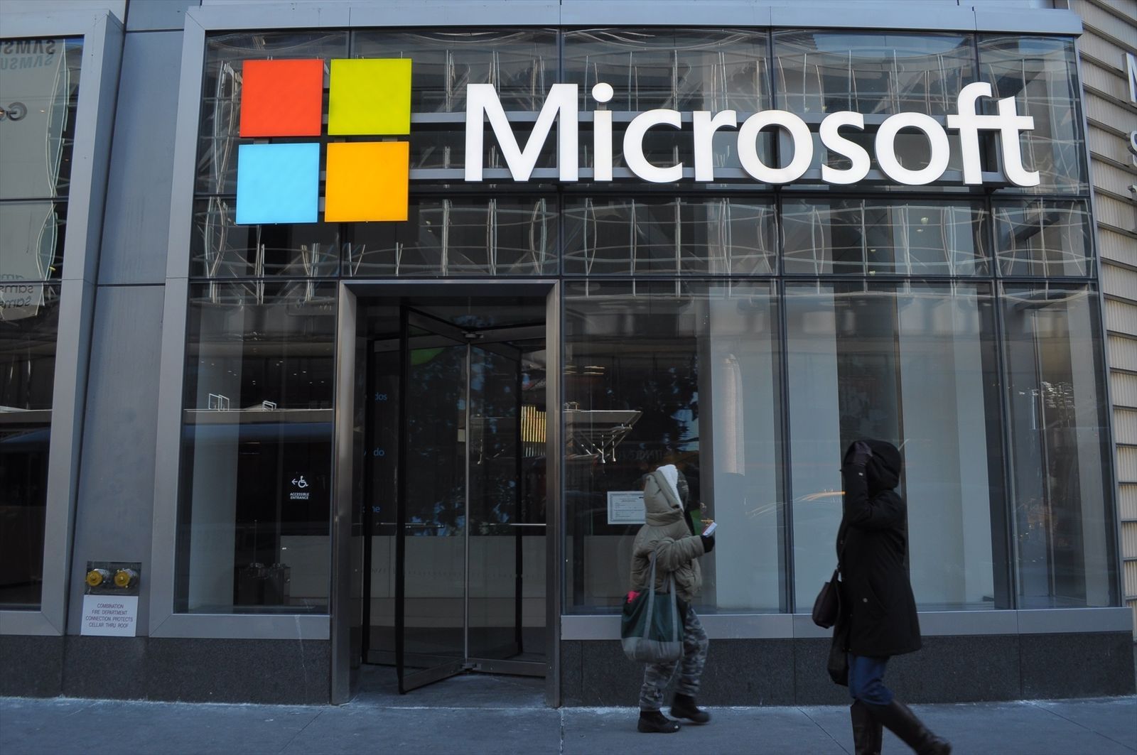 Logotipo de Microsoft en una oficina de la compañía