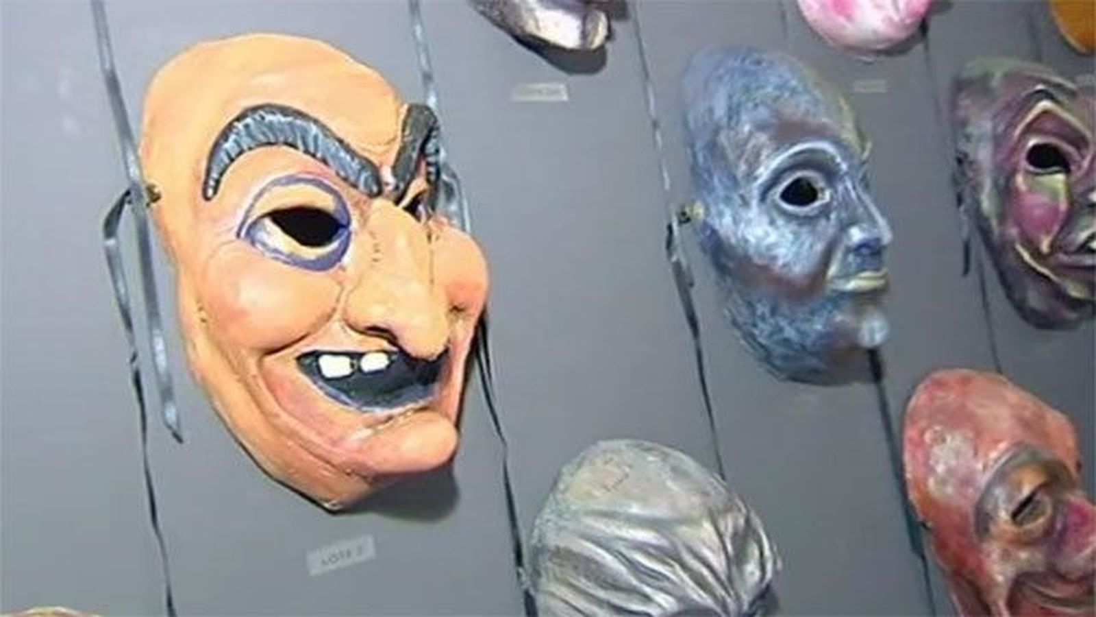 El Teatro Real subastará trajes, carruajes y pelucas que han pasado por escena