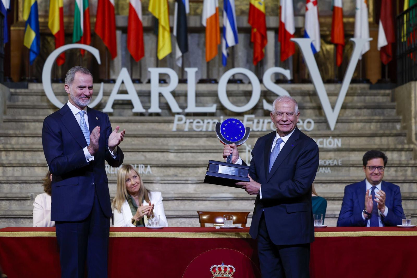 Borrell anima a un "rearme sólido" de Europa para "sobrevivir al abismo"