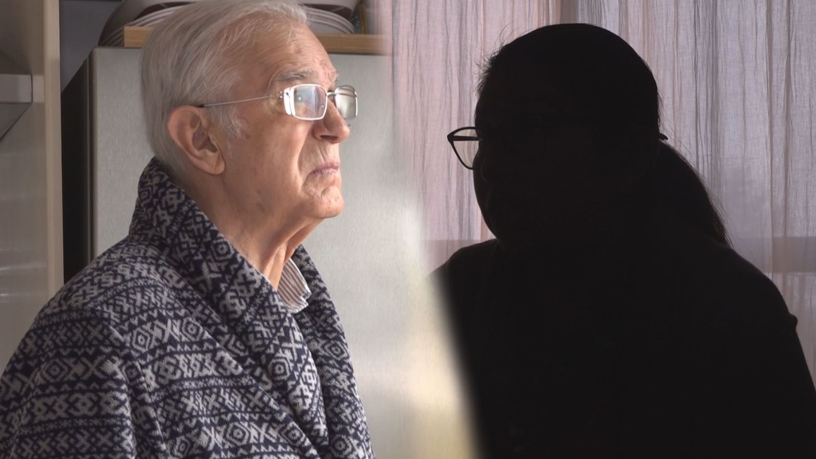 Tras declarar 5 horas ante la Policía, habla la cuidadora del anciano al que asaltaron en su propia casa